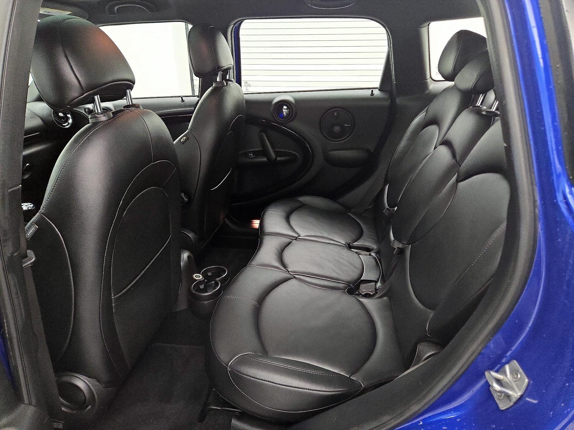 Thumbnail: 2016 MINI Cooper Countryman - 18