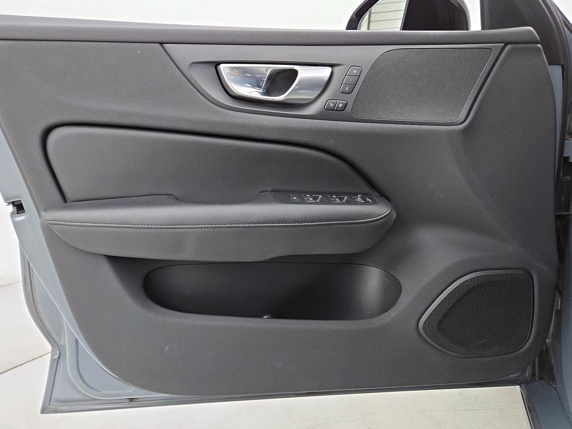 Thumbnail: 2024 Volvo S60 - 12