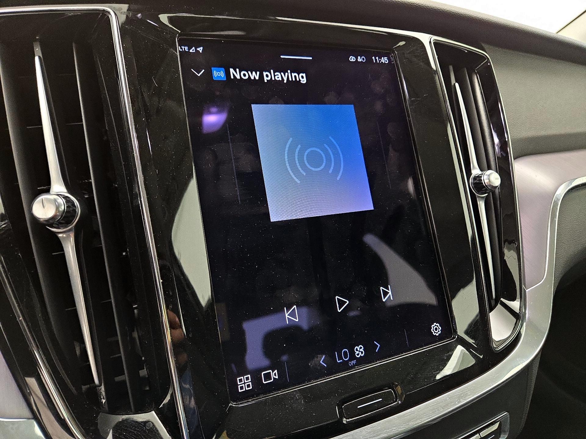 Thumbnail: 2024 Volvo S60 - 16