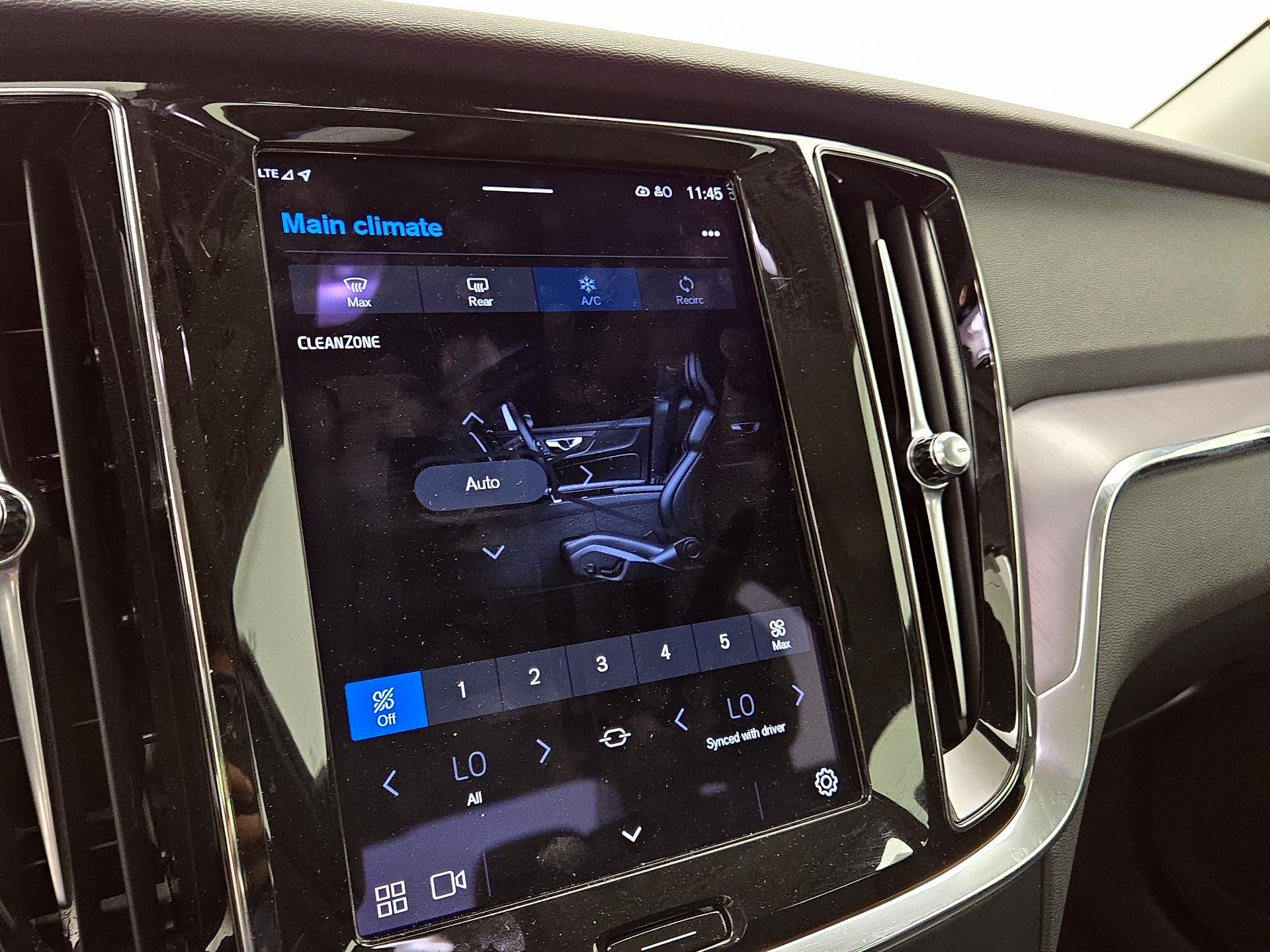 Thumbnail: 2024 Volvo S60 - 17