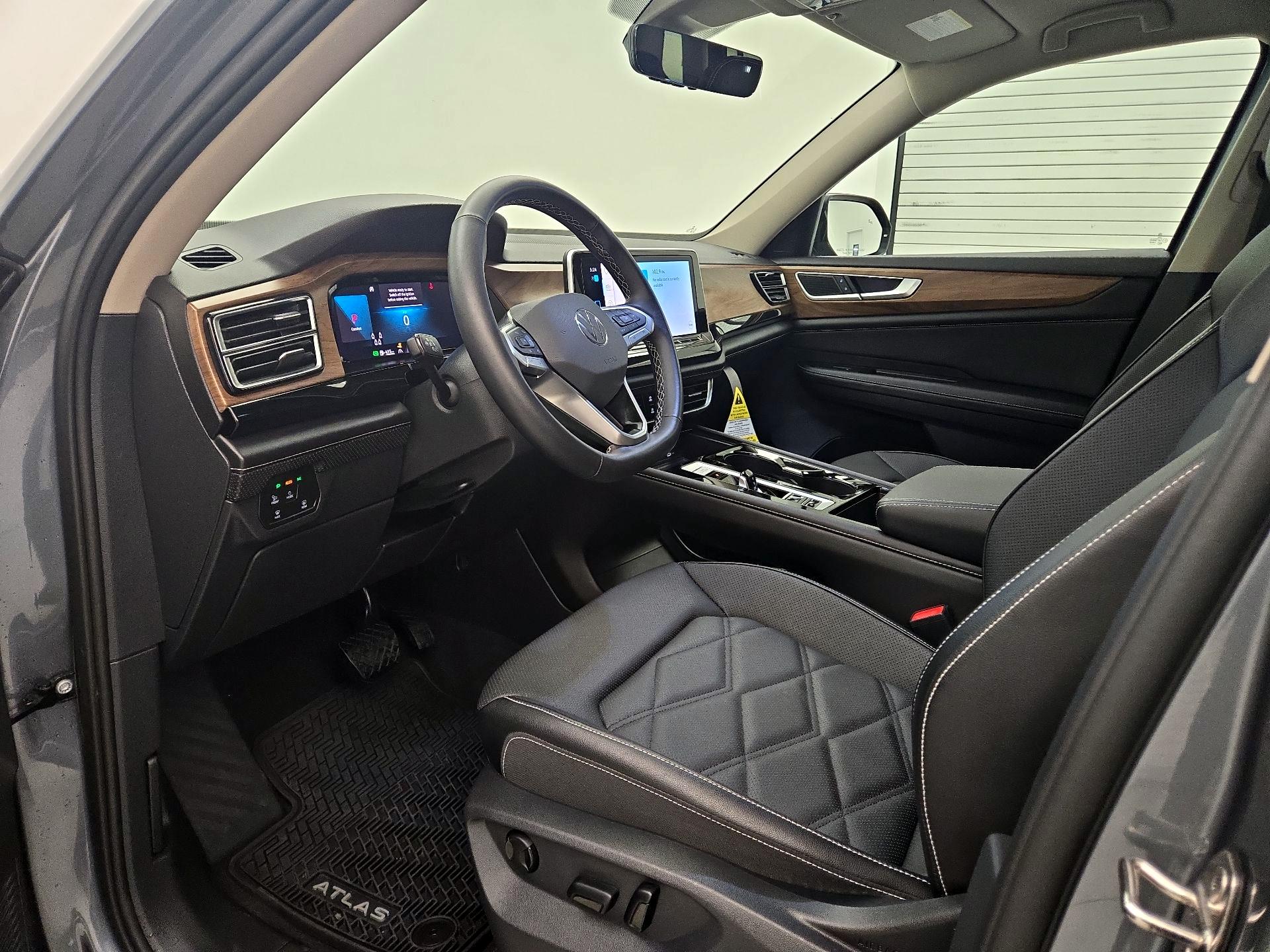 Thumbnail: 2024 Volkswagen Atlas - 11