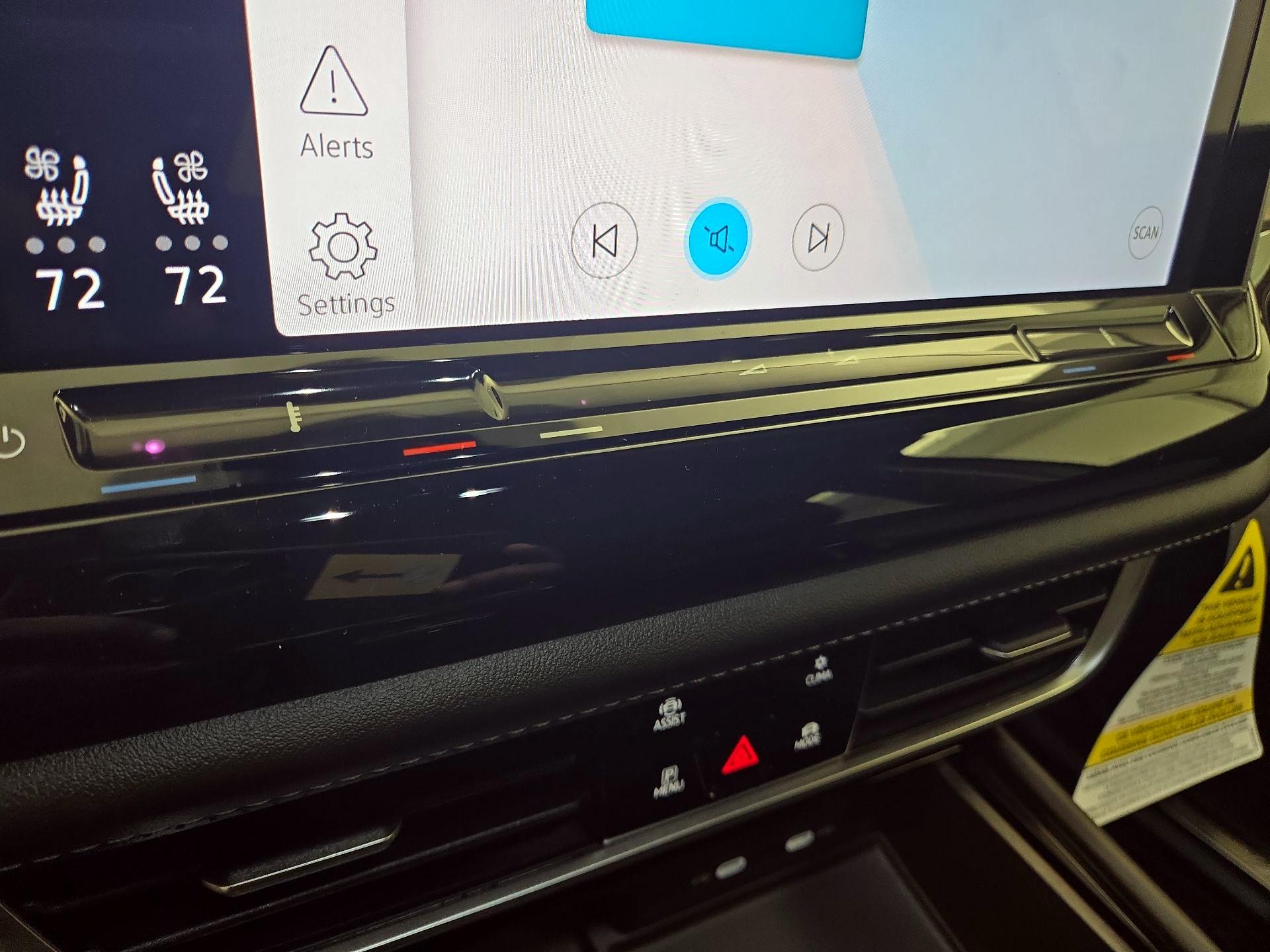 Thumbnail: 2024 Volkswagen Atlas - 16