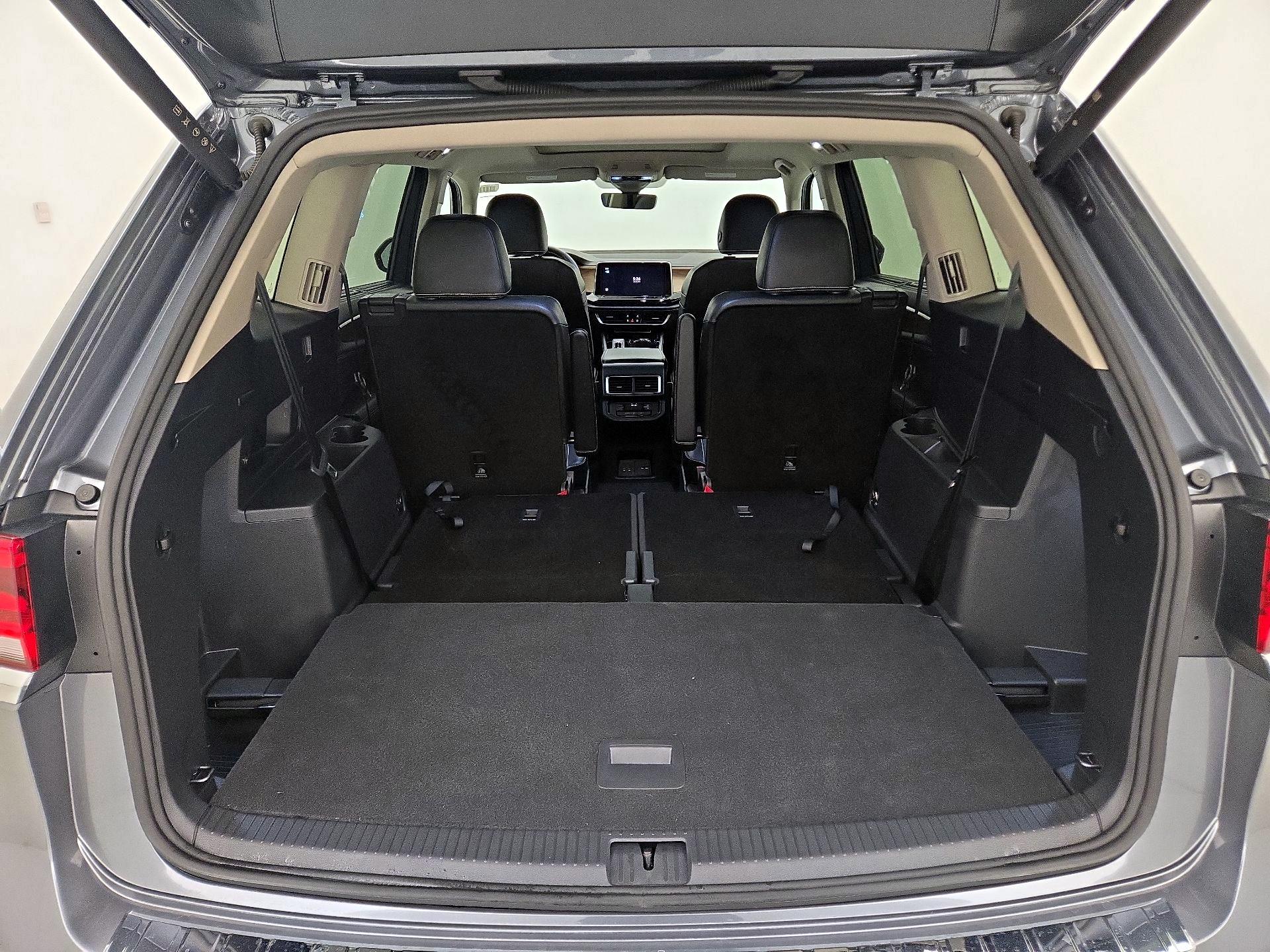 Thumbnail: 2024 Volkswagen Atlas - 19