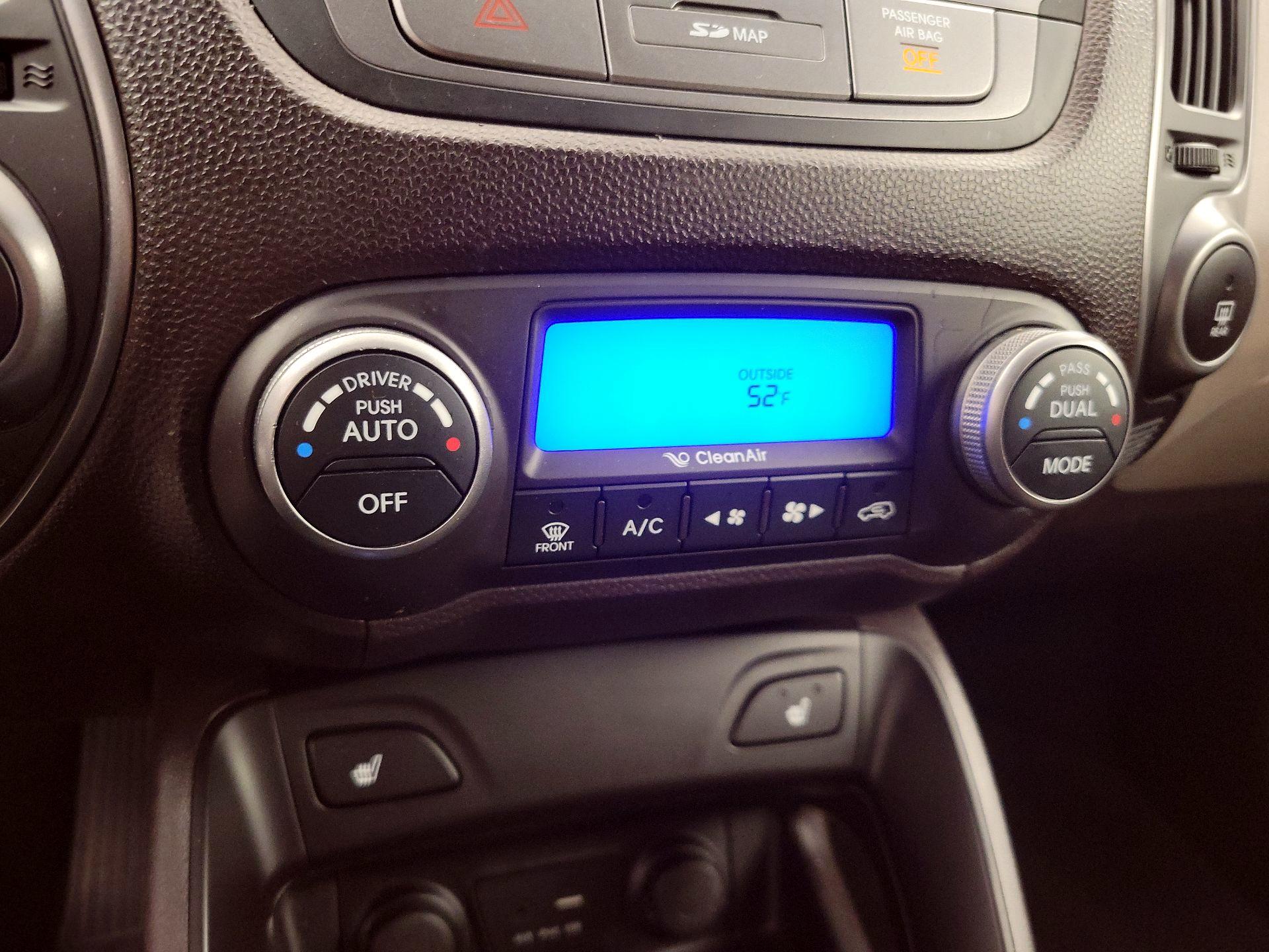 Thumbnail: 2015 Hyundai Tucson - 16