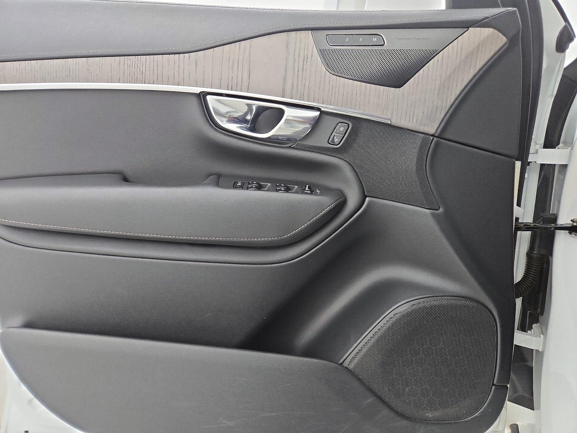 Thumbnail: 2021 Volvo XC90 - 12