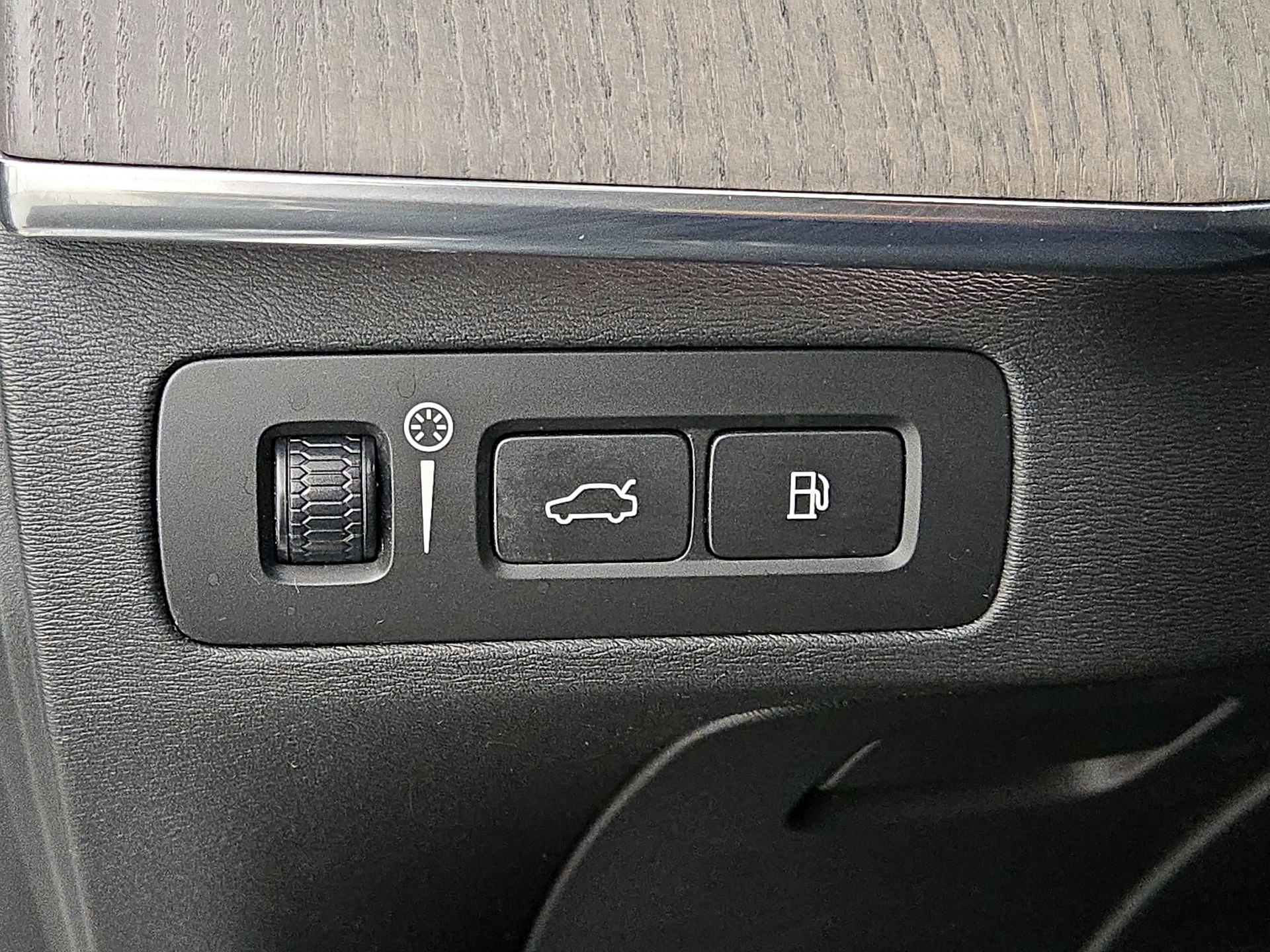 Thumbnail: 2021 Volvo XC90 - 13