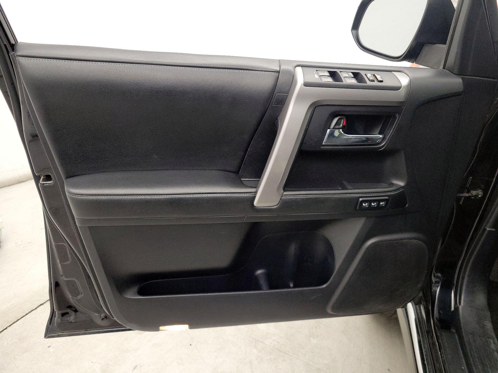 Thumbnail: 2014 Toyota 4Runner - 12