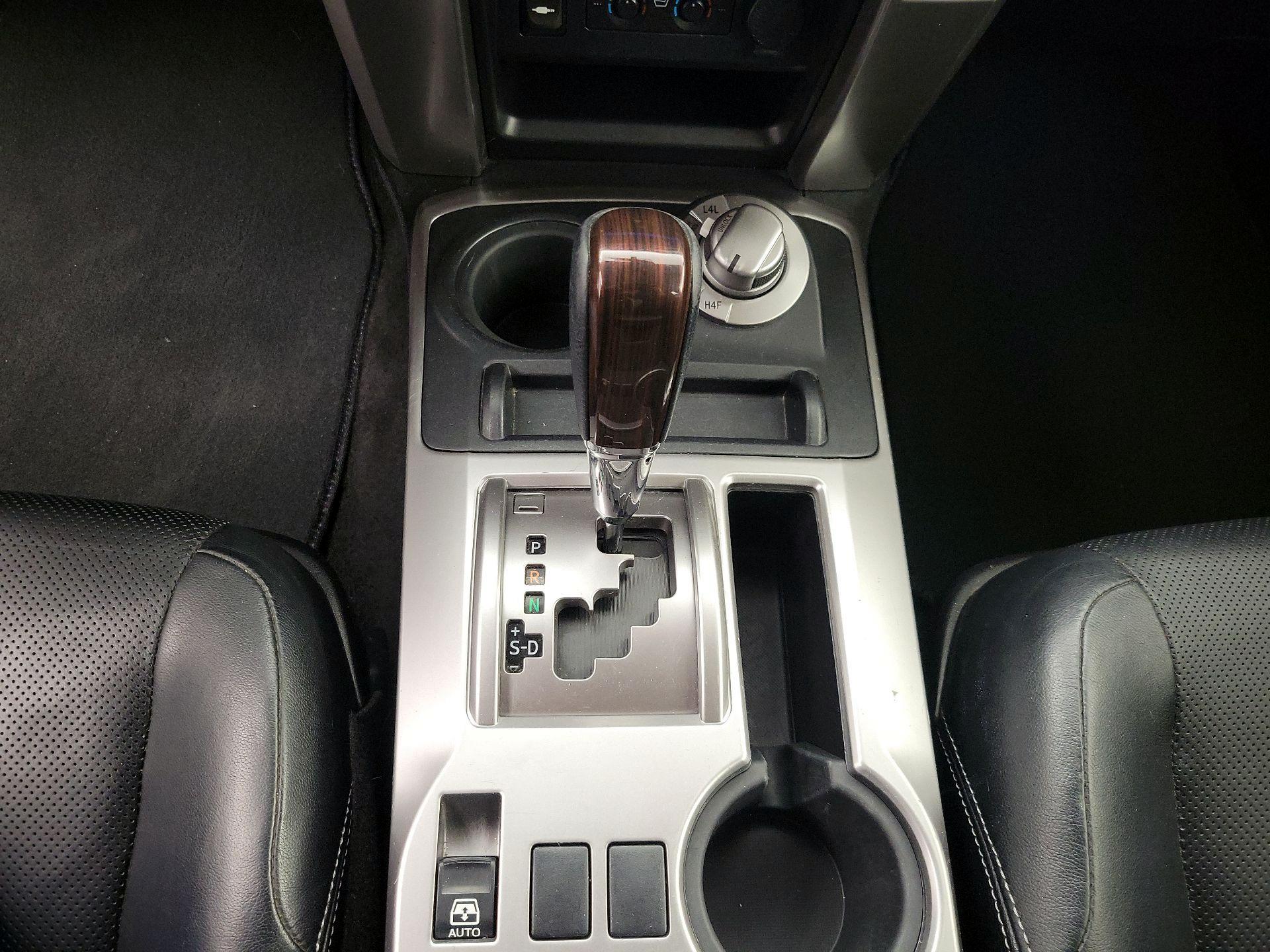 Thumbnail: 2014 Toyota 4Runner - 17