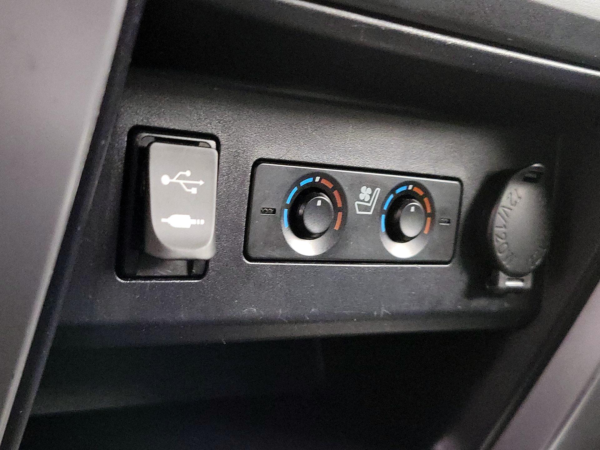 Thumbnail: 2014 Toyota 4Runner - 18