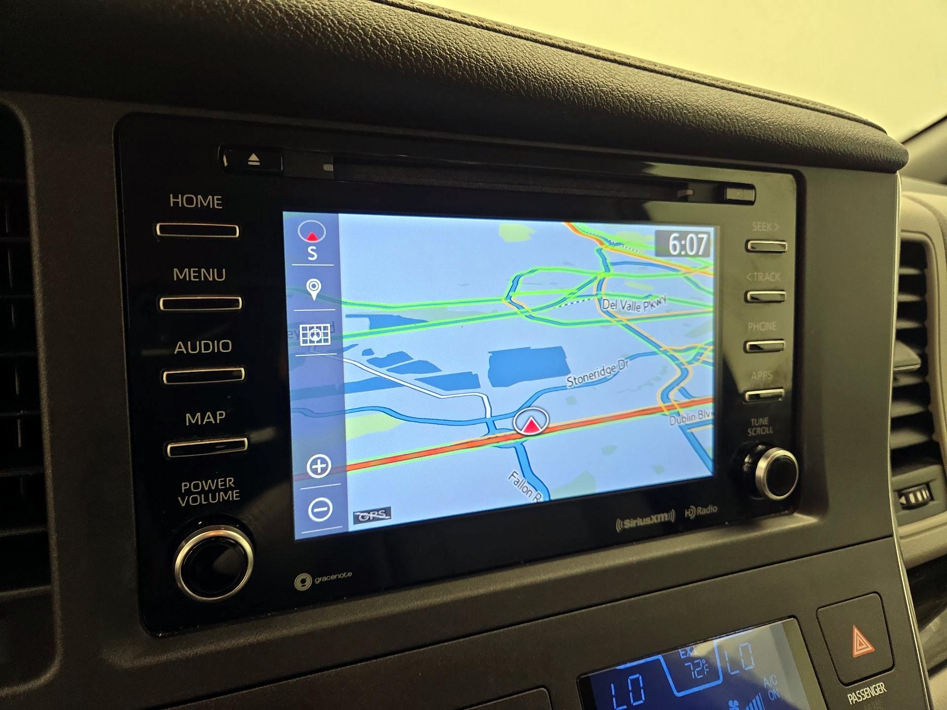 Thumbnail: 2018 Toyota Sienna - 14