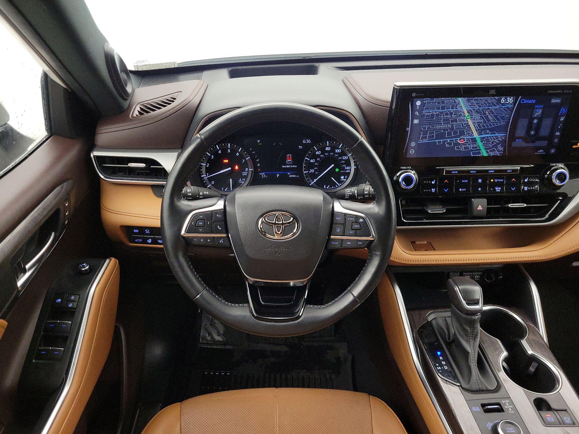 Thumbnail: 2021 Toyota Highlander - 10