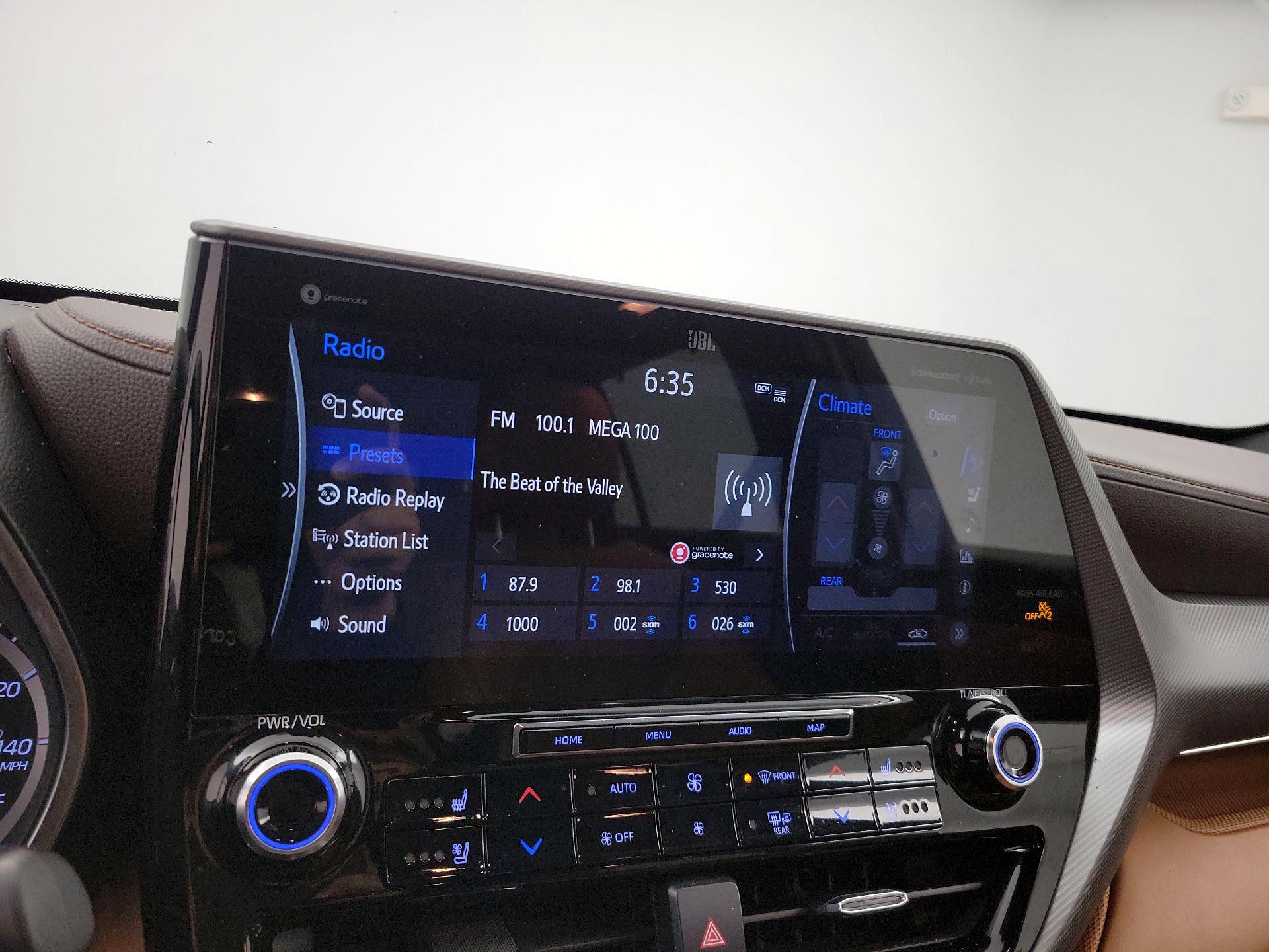 Thumbnail: 2021 Toyota Highlander - 16