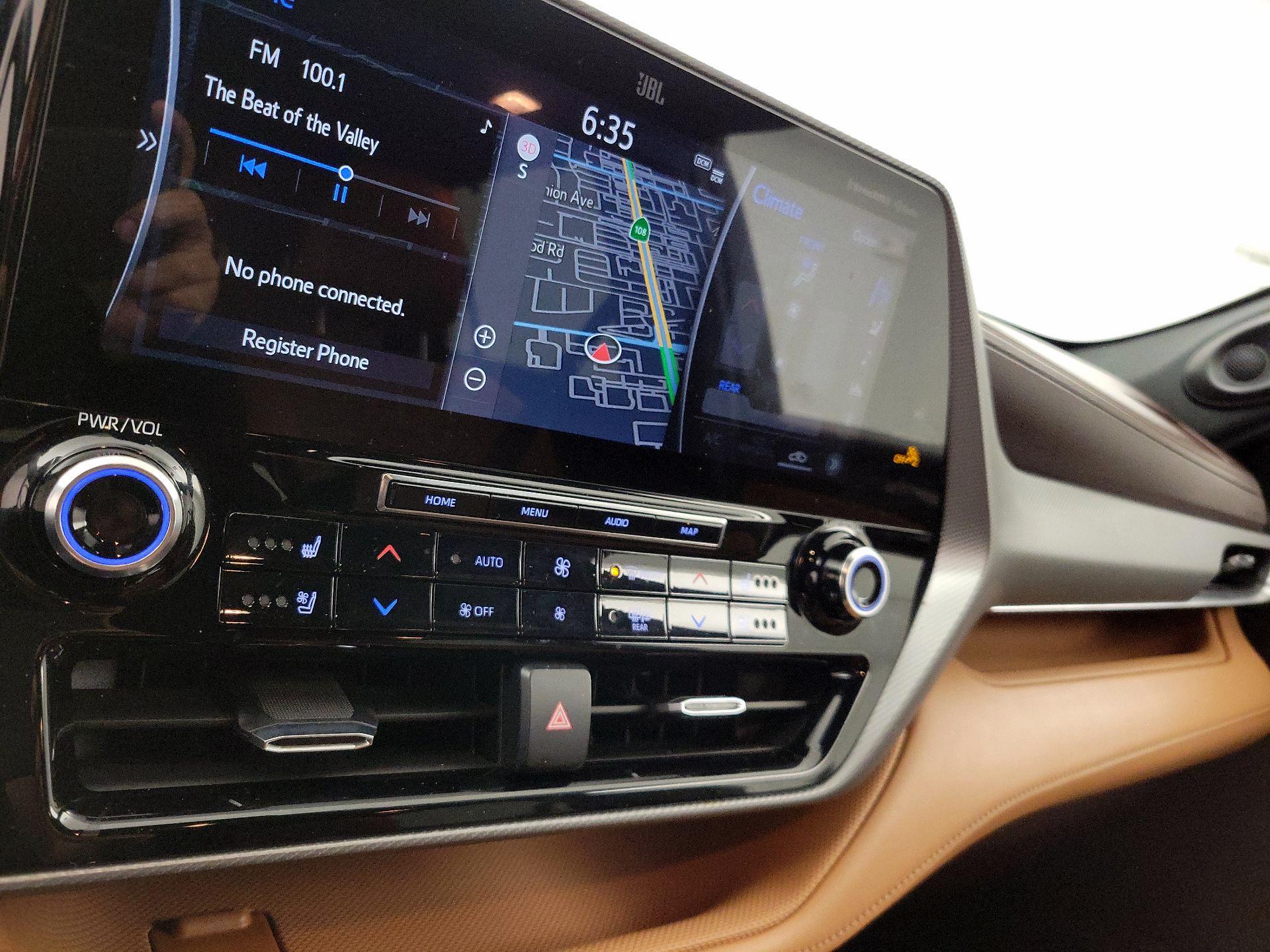 Thumbnail: 2021 Toyota Highlander - 17