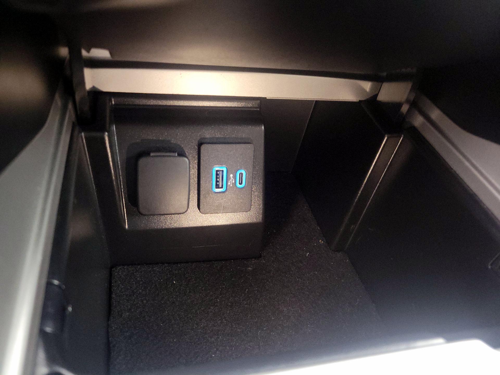 Thumbnail: 2021 Ford Explorer - 18