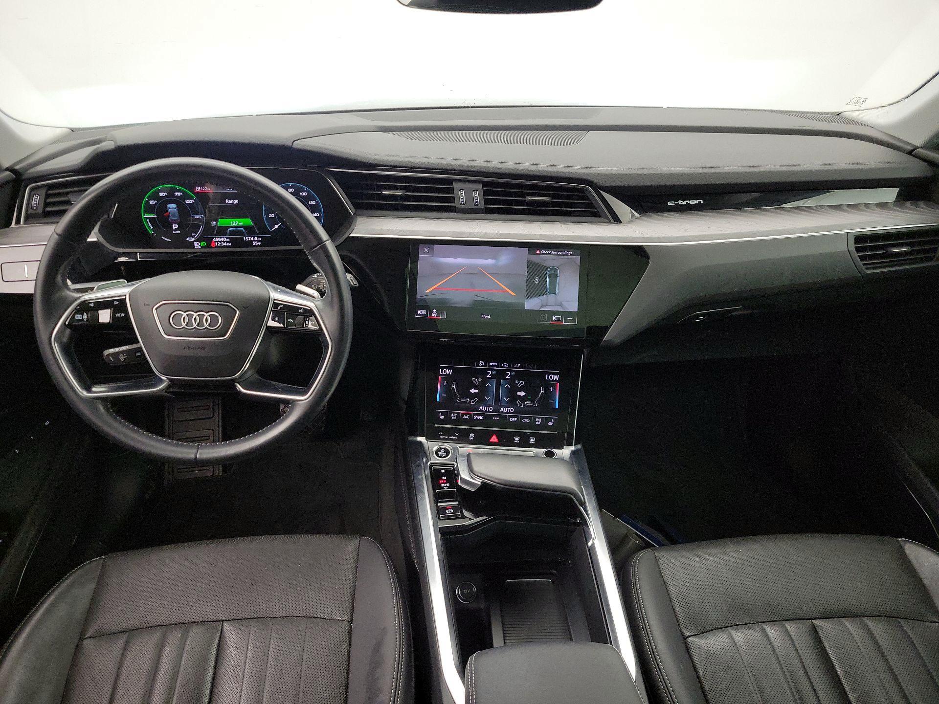 Thumbnail: 2021 Audi e-tron - 9