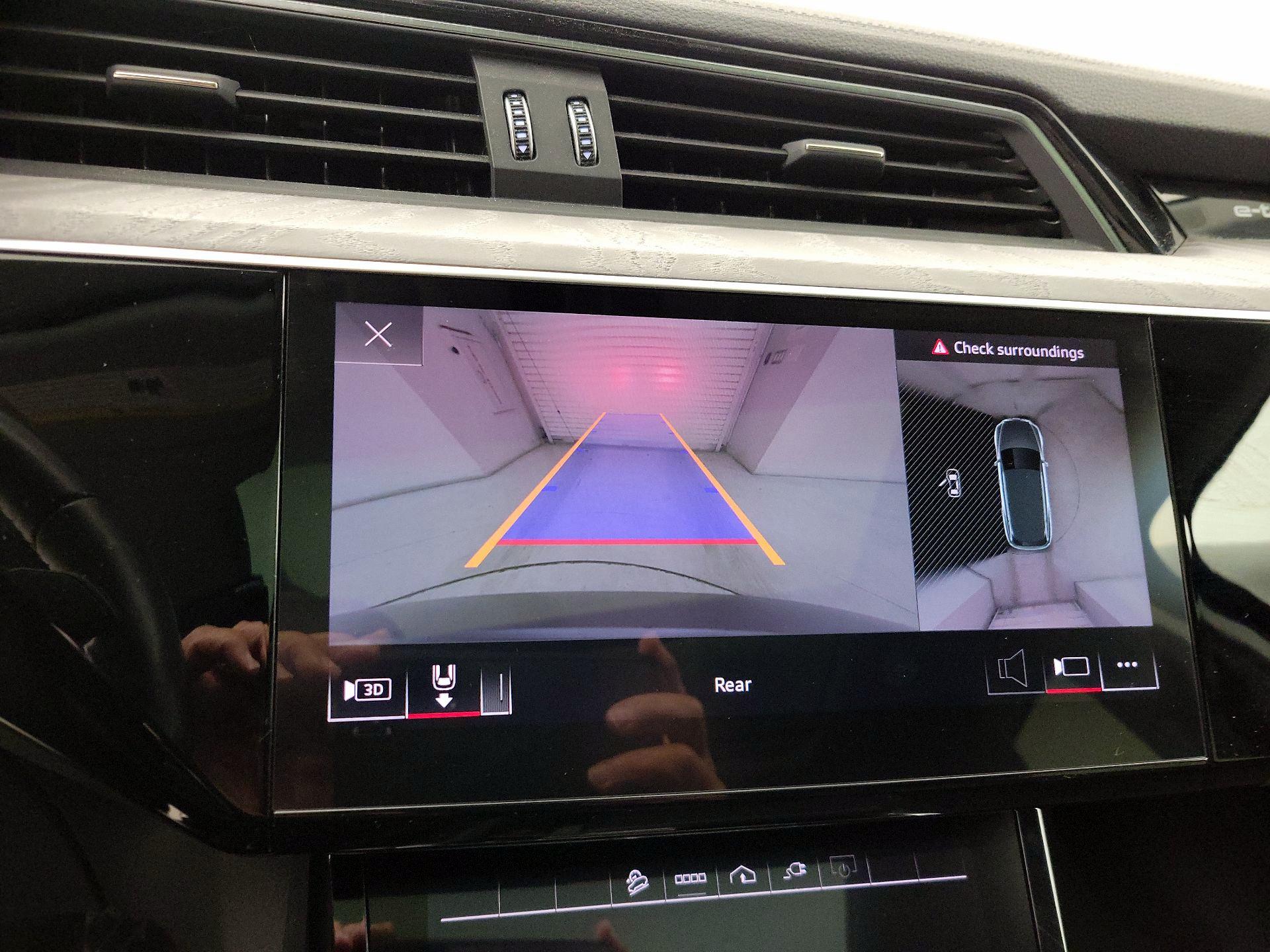 Thumbnail: 2021 Audi e-tron - 14