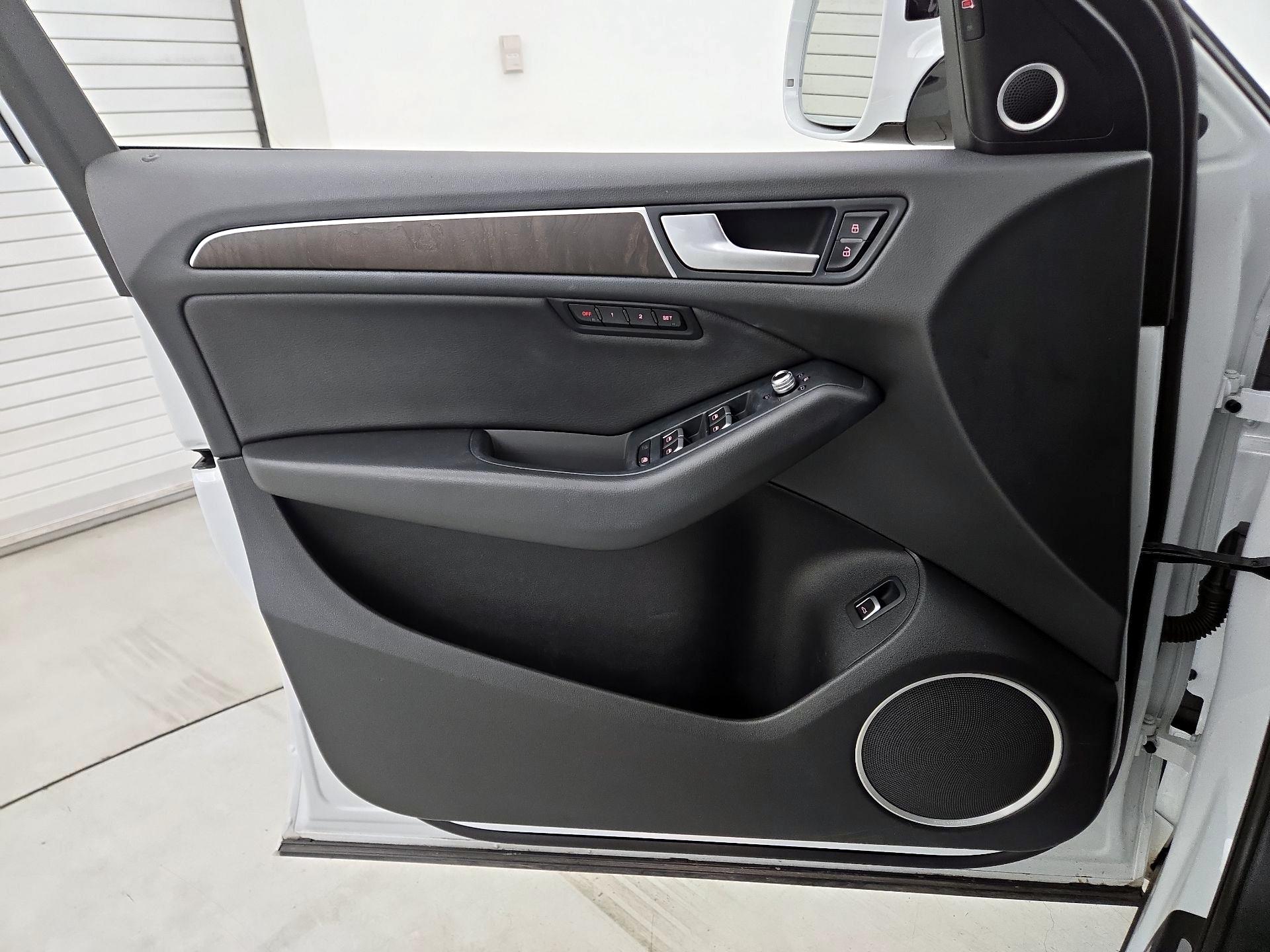 Thumbnail: 2015 Audi Q5 - 12