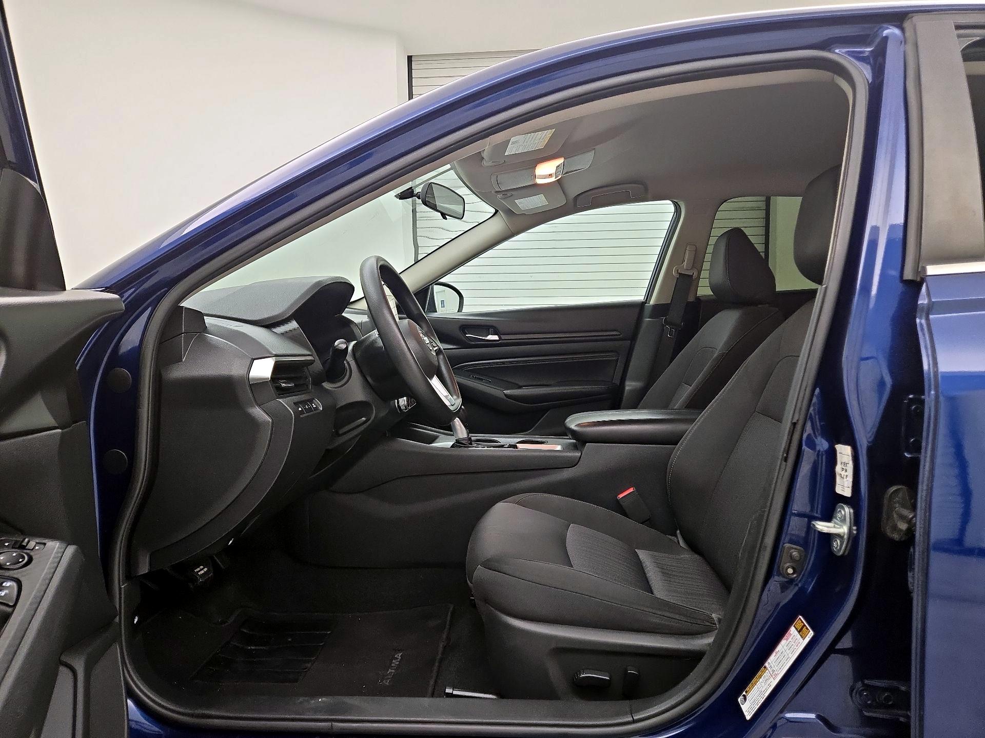 Thumbnail: 2020 Nissan Altima - 11