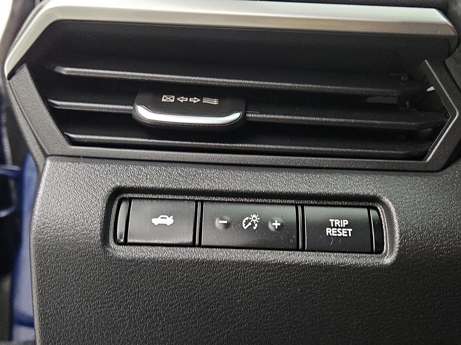 Thumbnail: 2020 Nissan Altima - 13