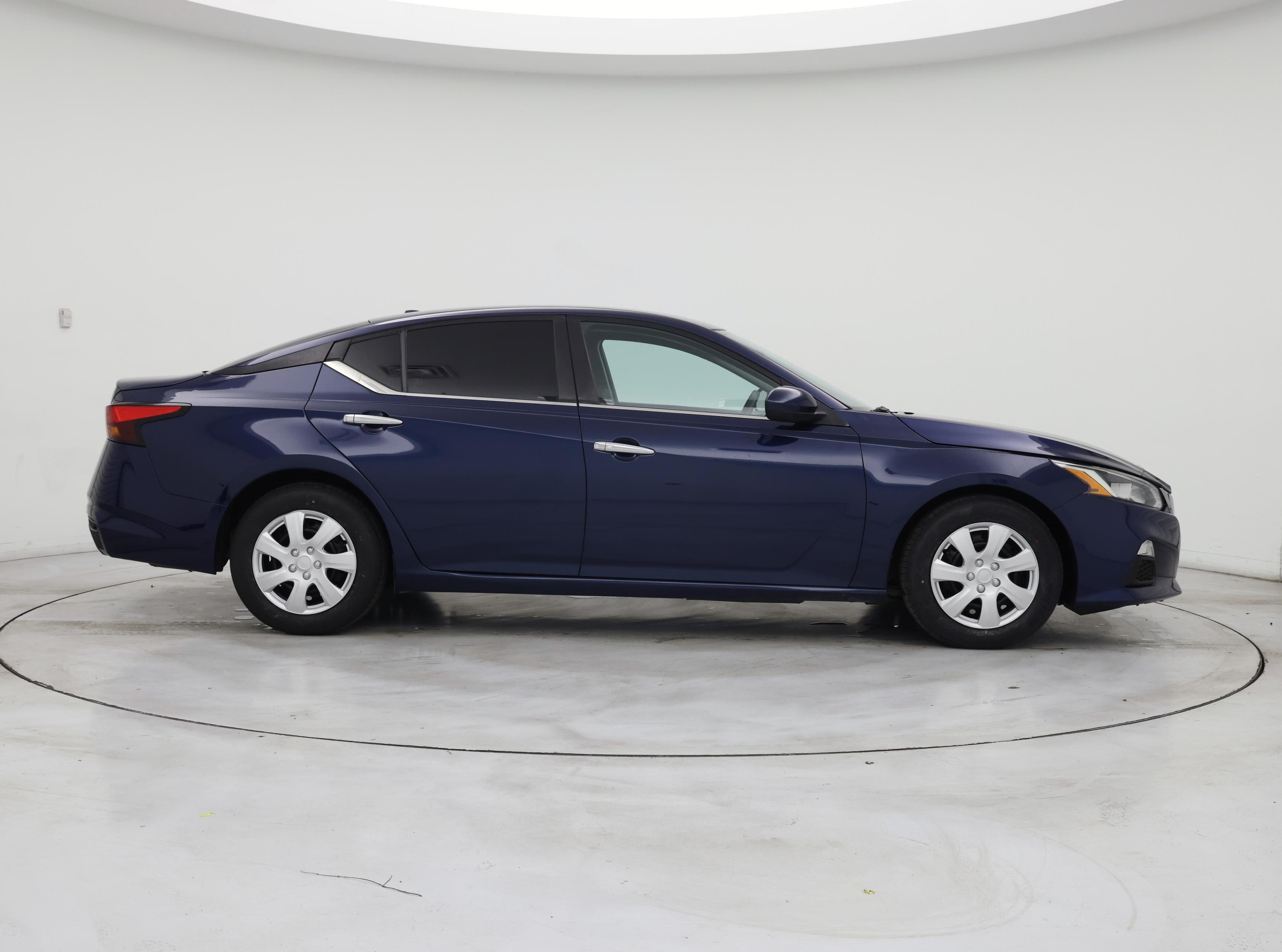 Thumbnail: 2020 Nissan Altima - 7