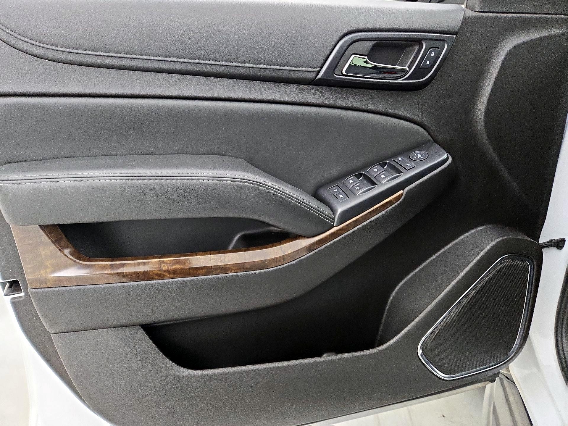 Thumbnail: 2016 Chevrolet Tahoe - 12