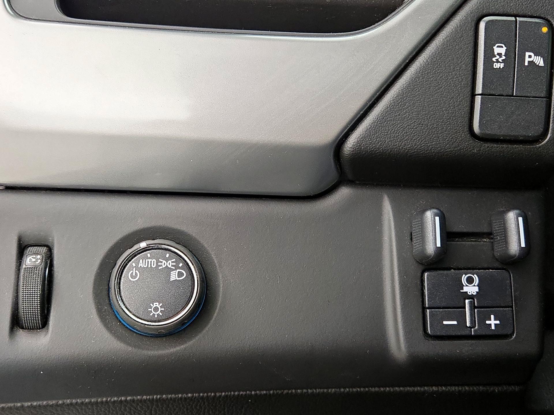 Thumbnail: 2016 Chevrolet Tahoe - 13