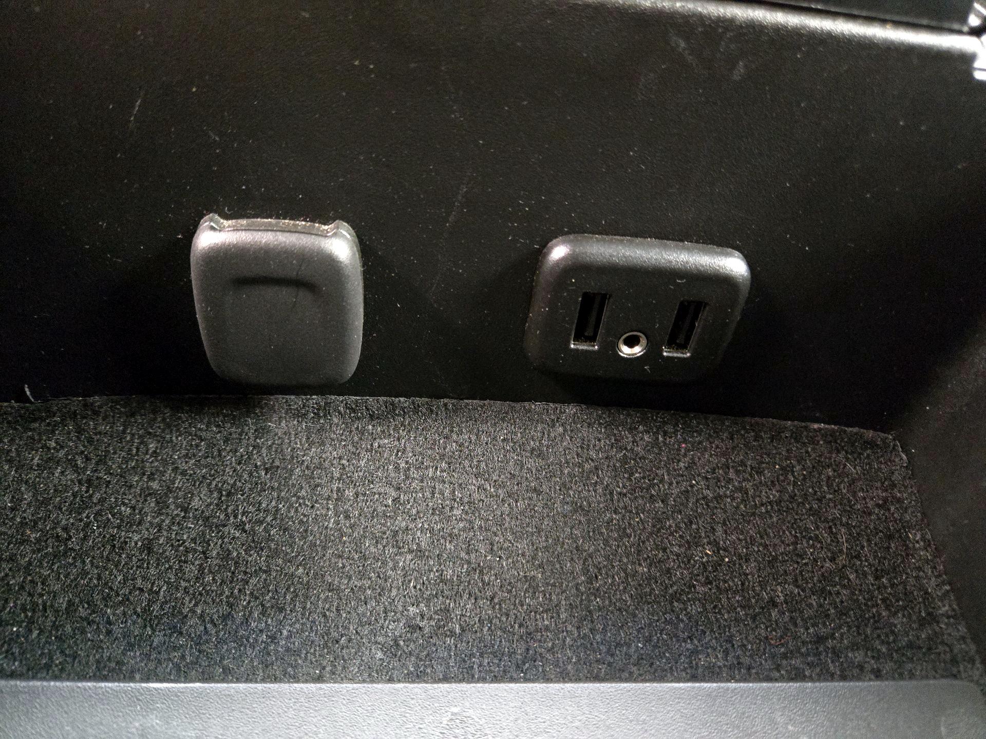 Thumbnail: 2016 Chevrolet Tahoe - 18