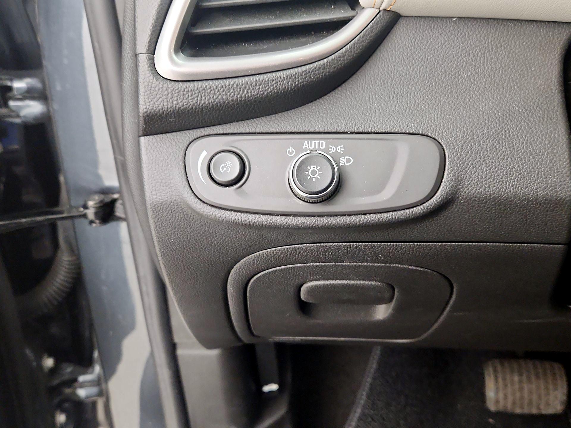 Thumbnail: 2022 Chevrolet Trax - 13