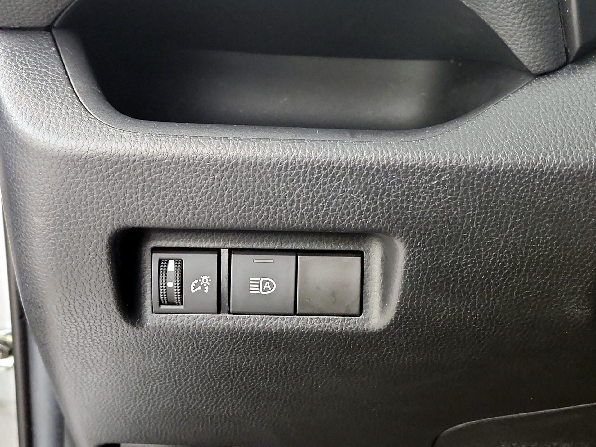 Thumbnail: 2020 Toyota RAV4 - 13