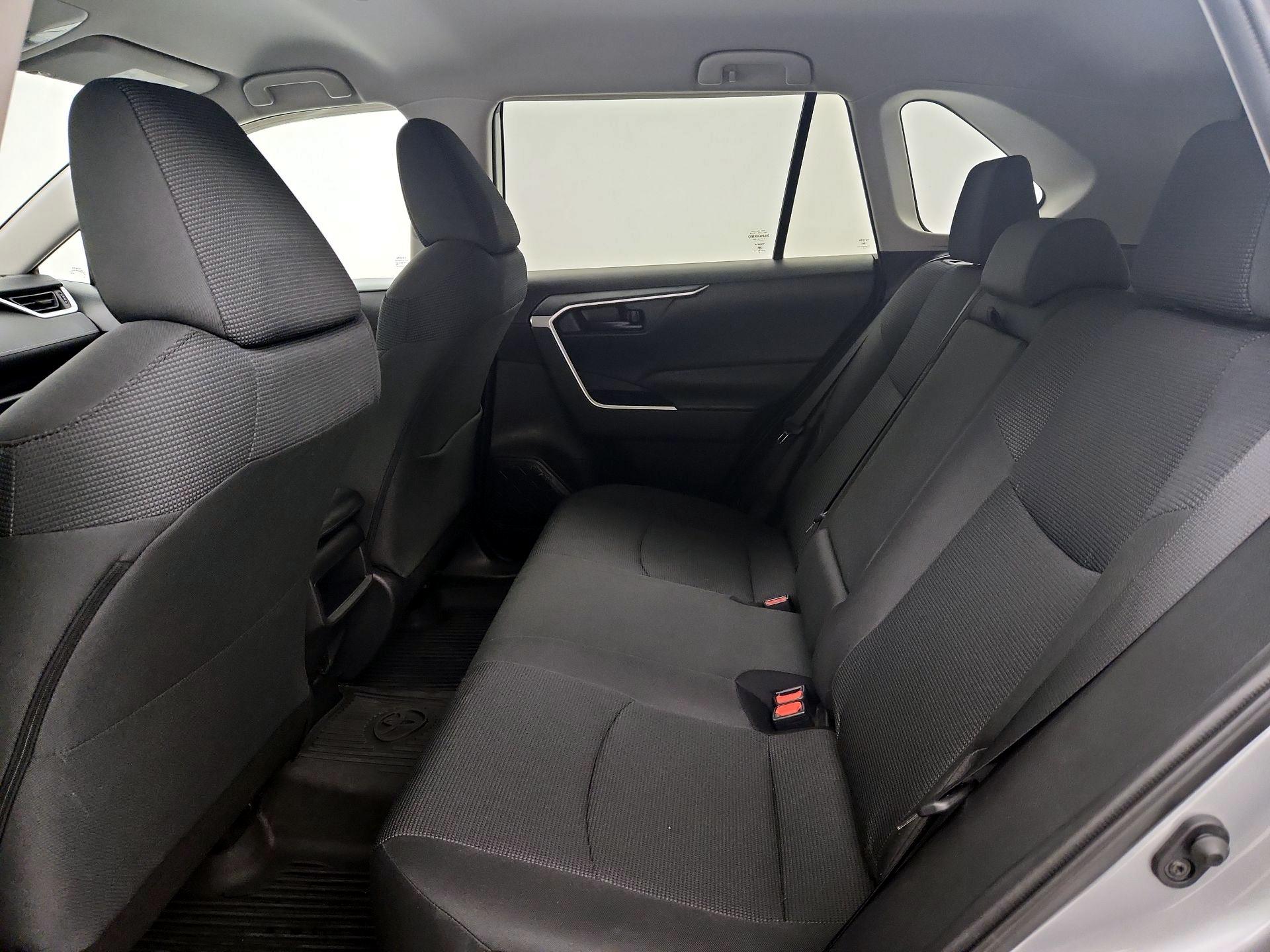 Thumbnail: 2020 Toyota RAV4 - 19