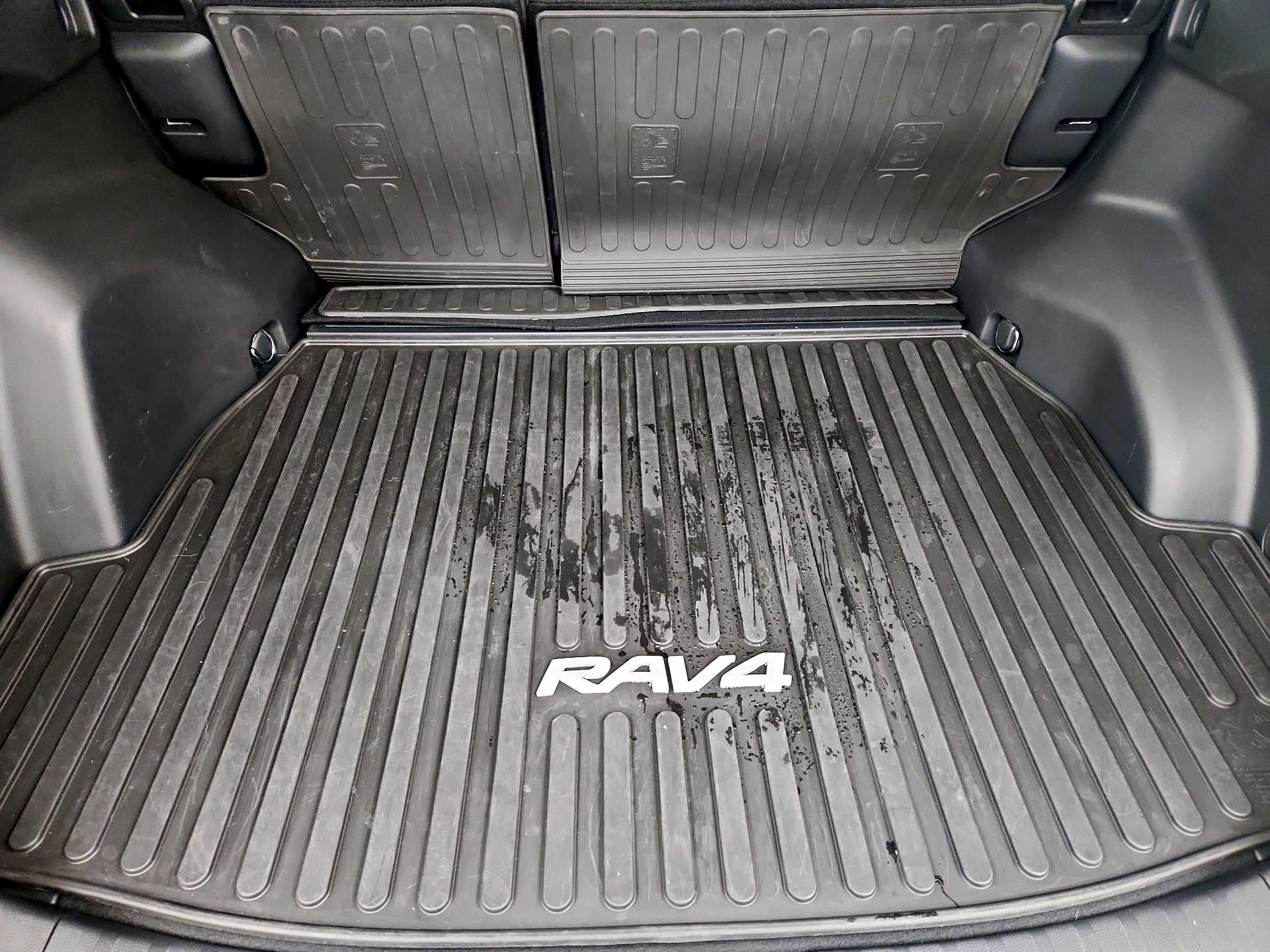 Thumbnail: 2020 Toyota RAV4 - 20