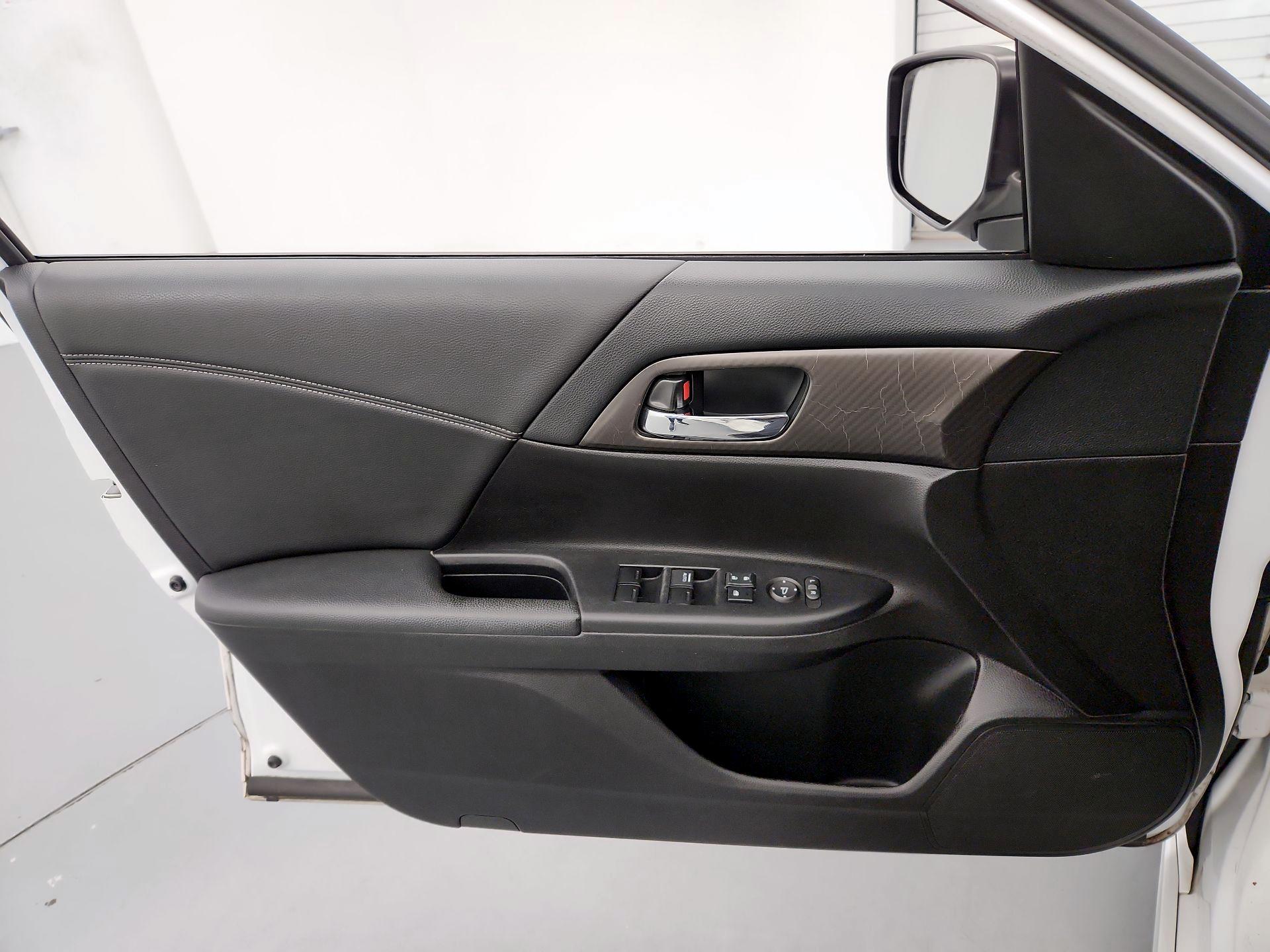 Thumbnail: 2017 Honda Accord - 12