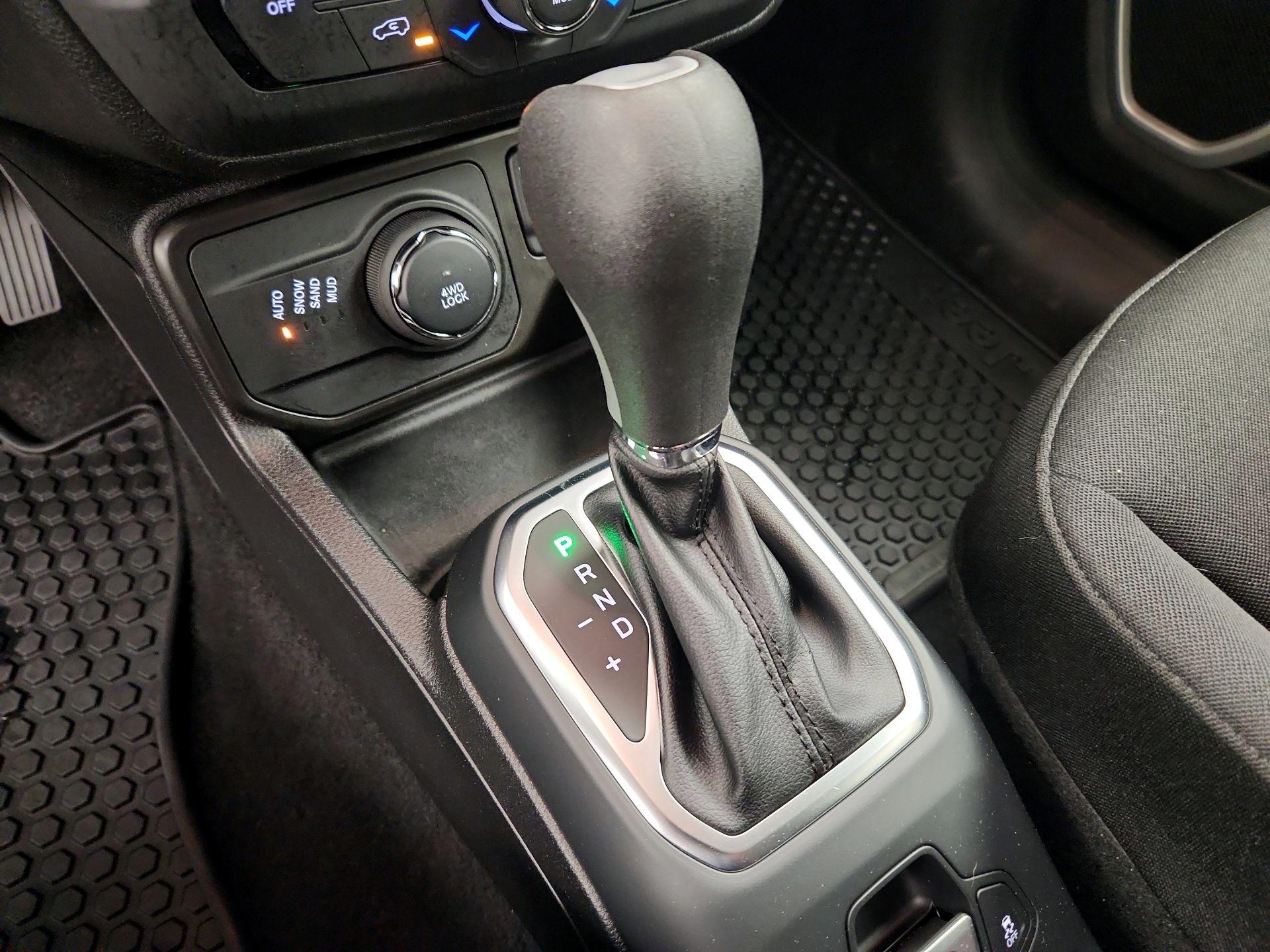 Thumbnail: 2020 Jeep Renegade - 17