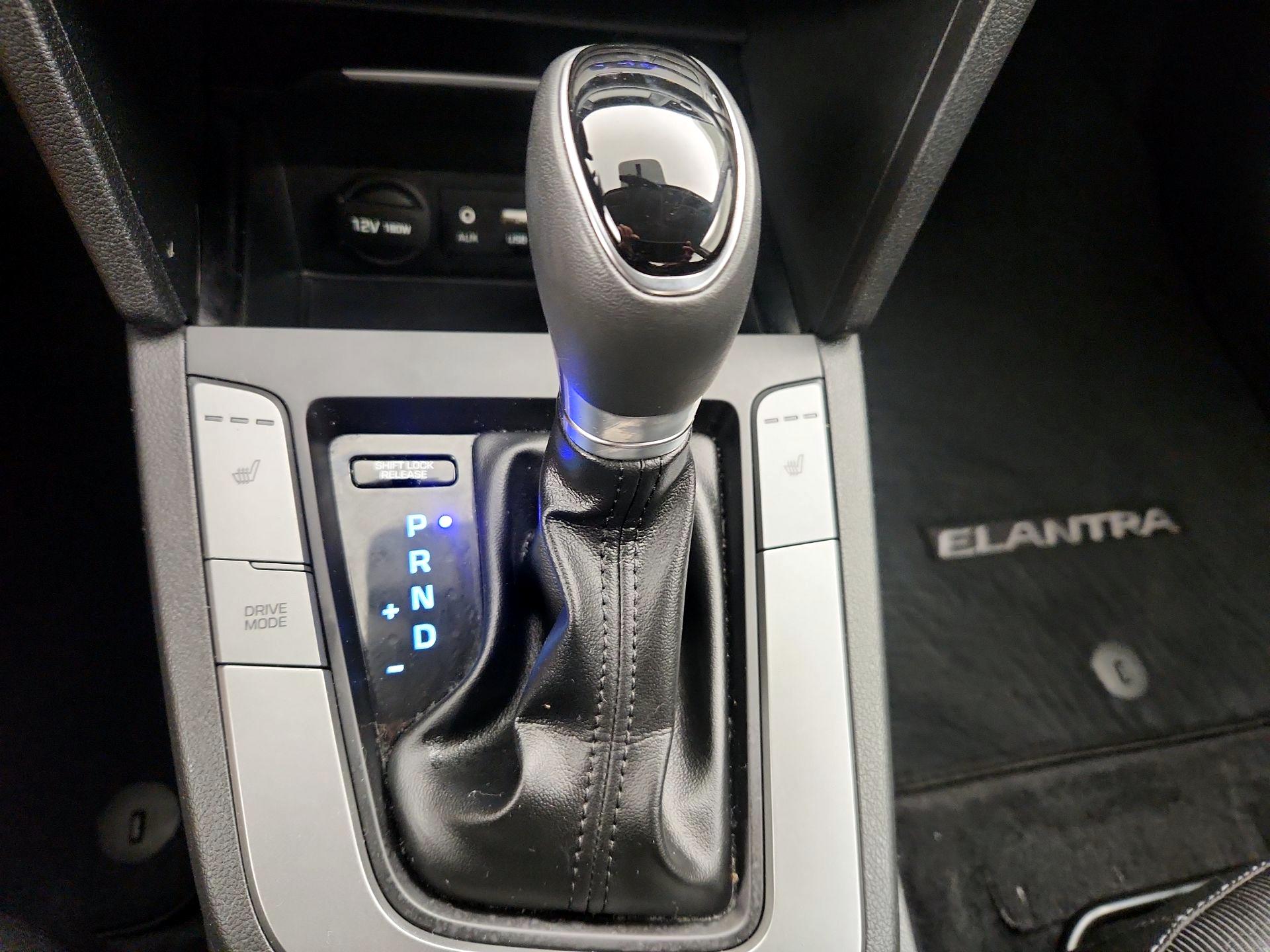 Thumbnail: 2017 Hyundai Elantra - 17