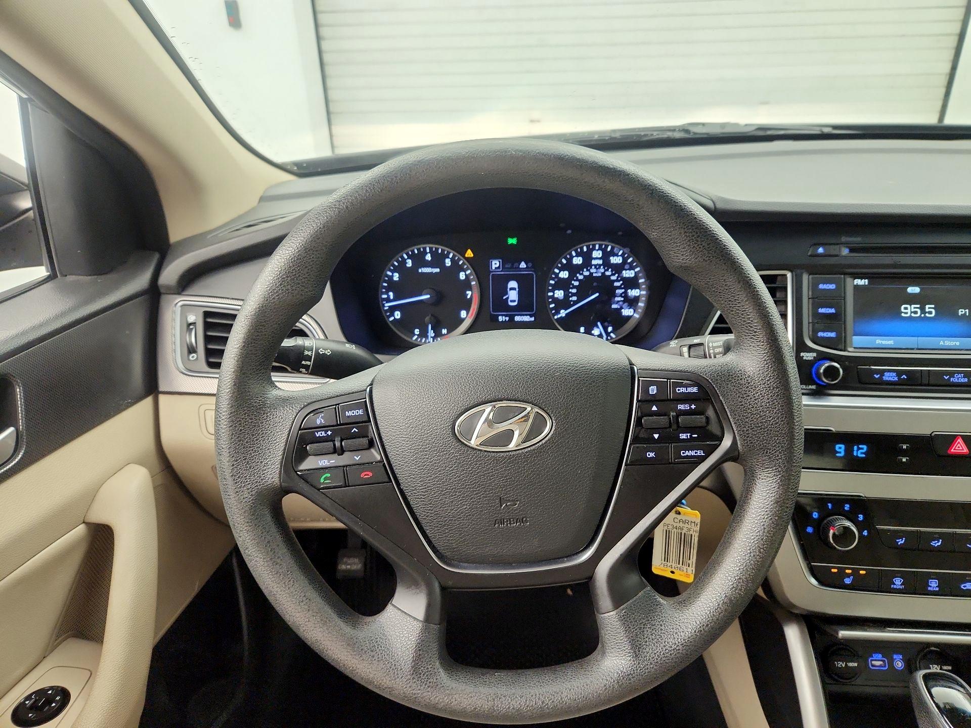 Thumbnail: 2015 Hyundai Sonata - 10