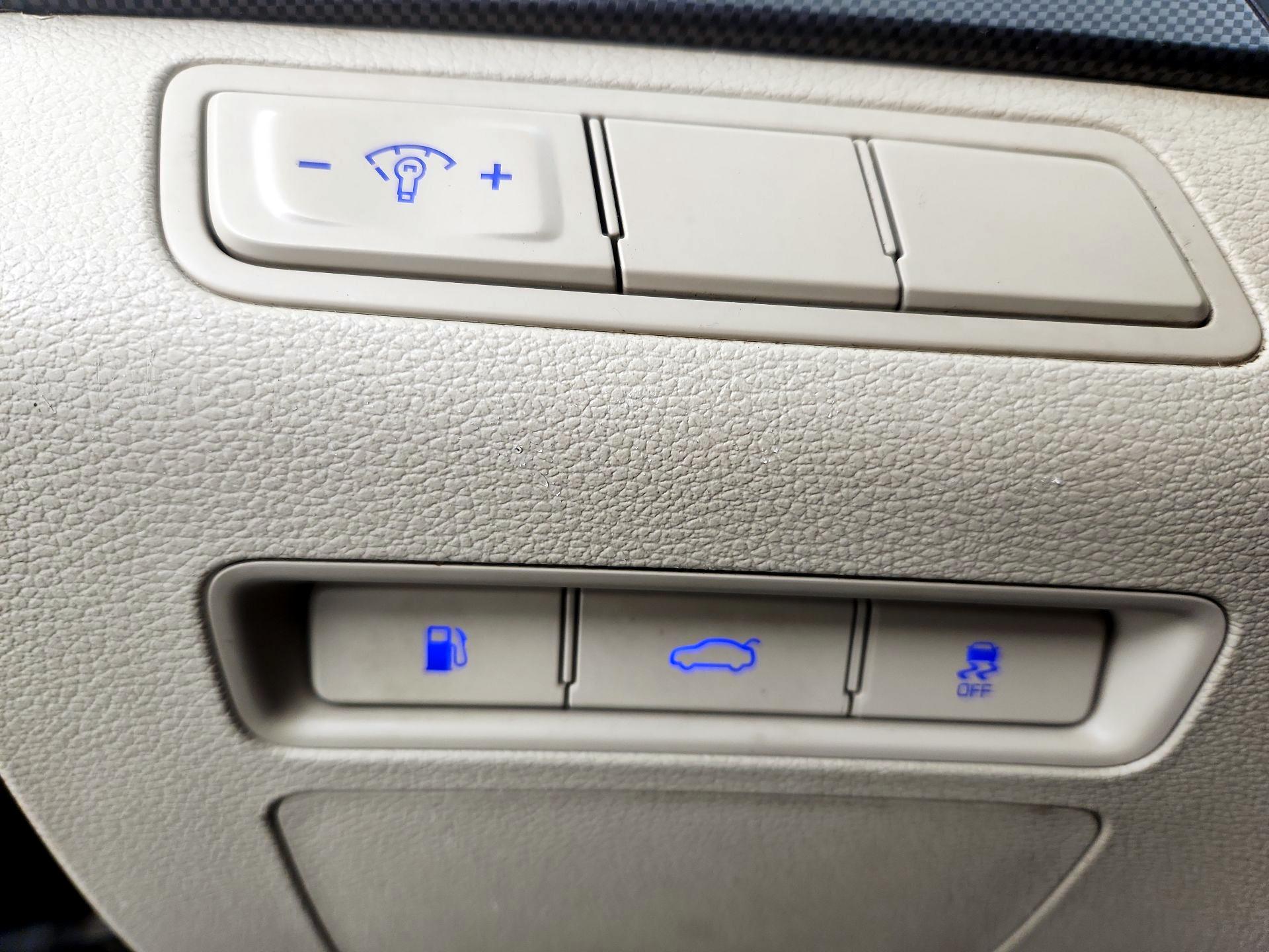 Thumbnail: 2015 Hyundai Sonata - 13