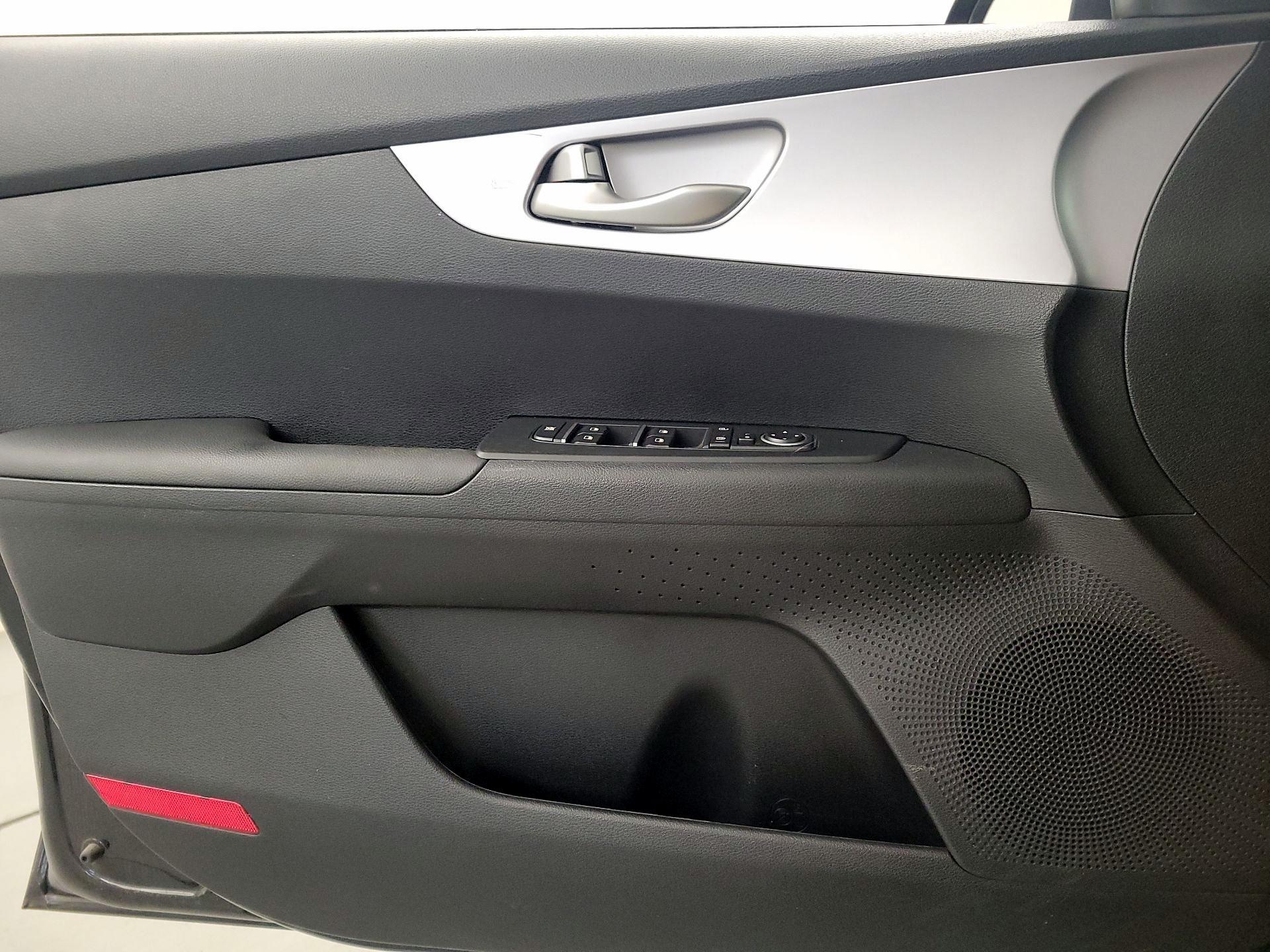 Thumbnail: 2024 Kia Forte - 12