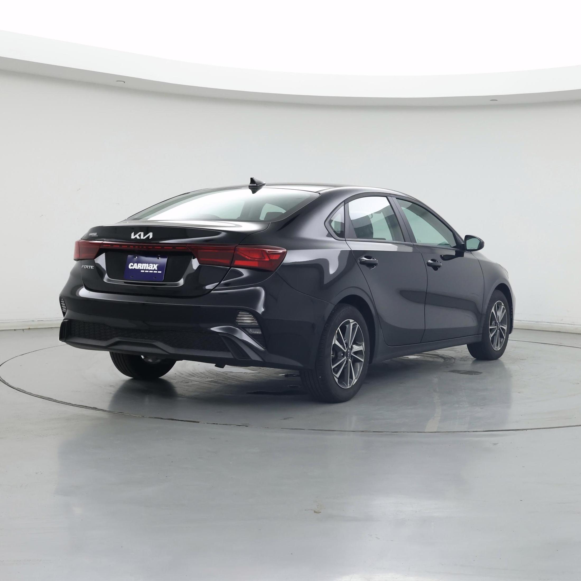 Thumbnail: 2024 Kia Forte - 8
