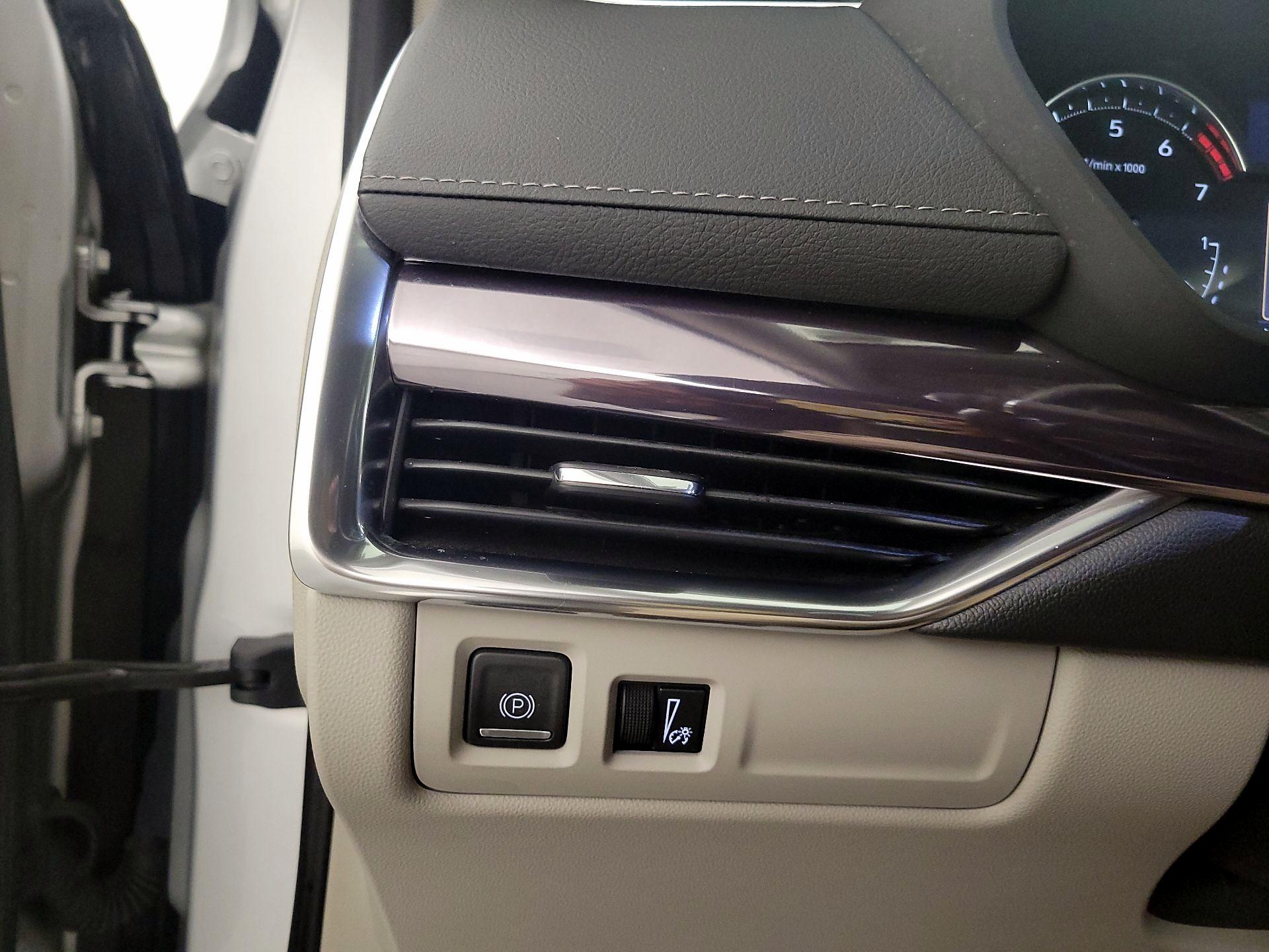 Thumbnail: 2021 Cadillac XT4 - 13