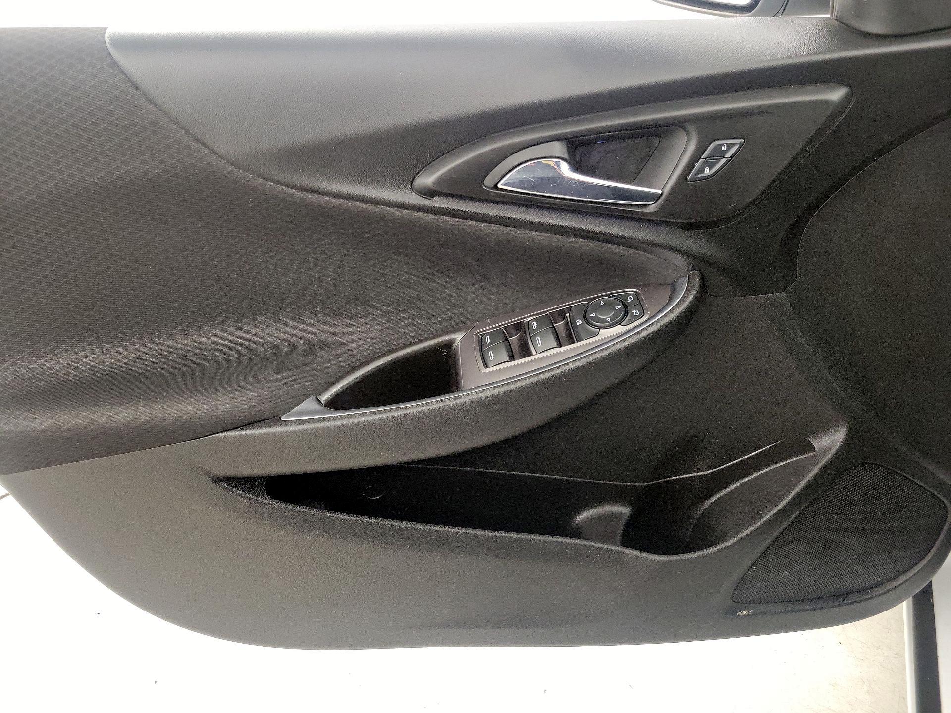 Thumbnail: 2017 Chevrolet Malibu - 12