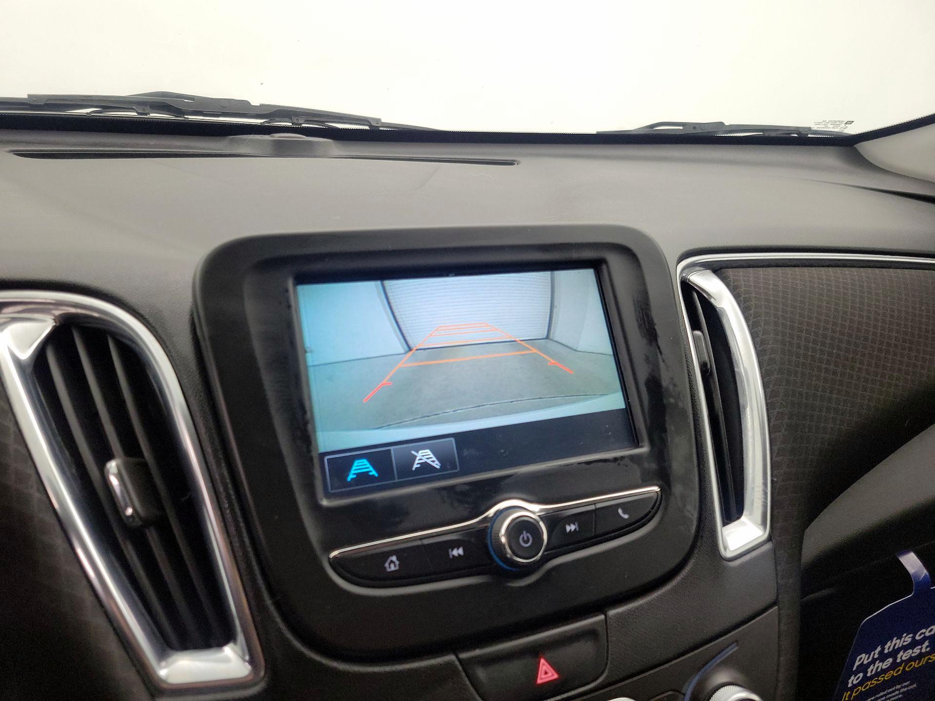 Thumbnail: 2017 Chevrolet Malibu - 14