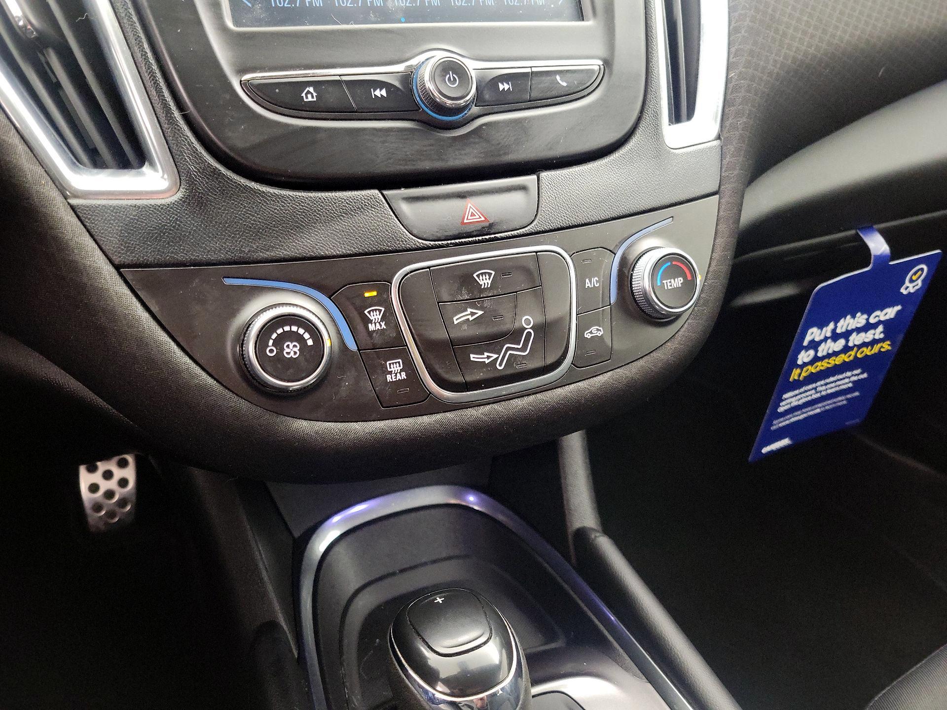 Thumbnail: 2017 Chevrolet Malibu - 16