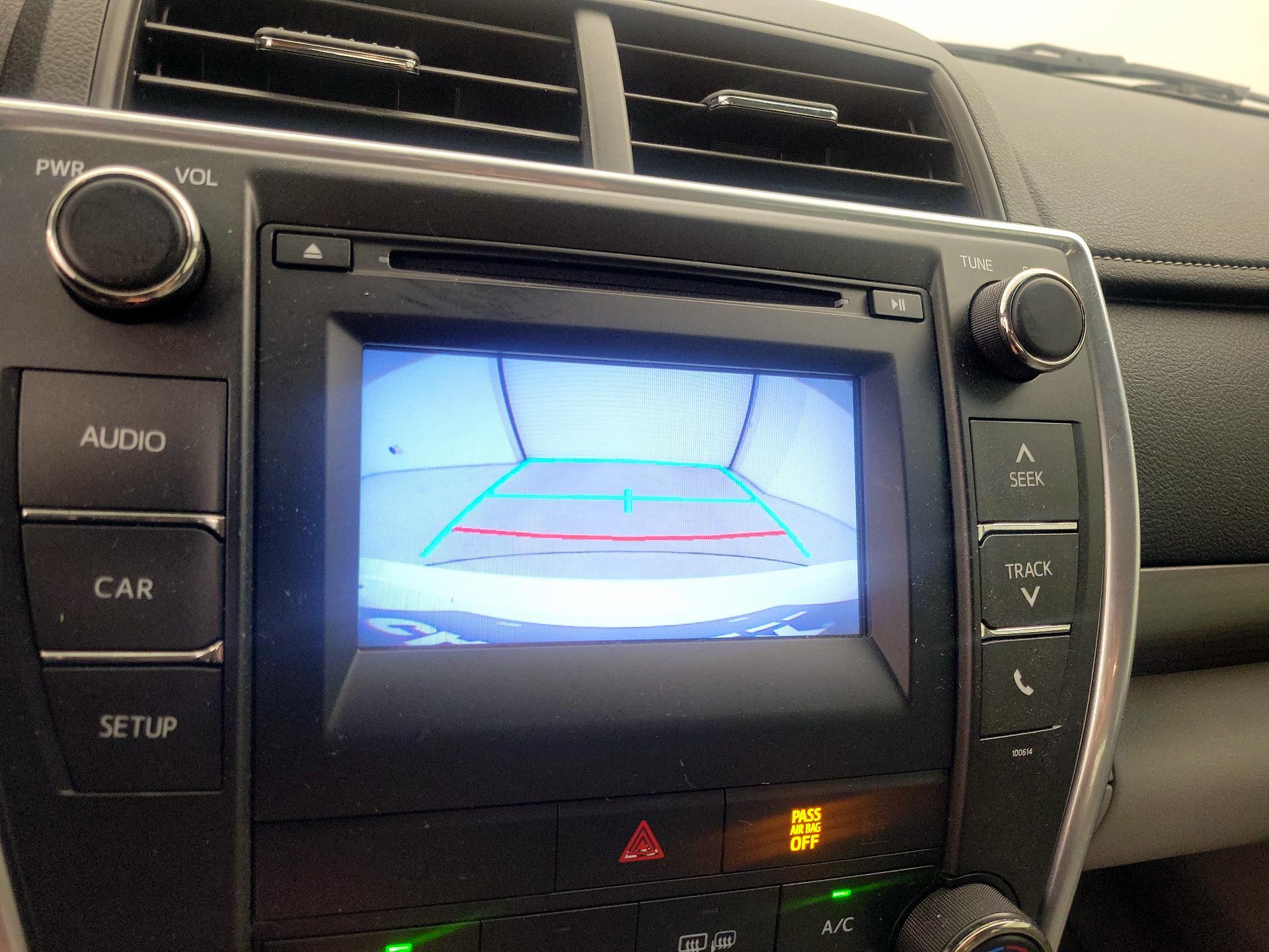 Thumbnail: 2016 Toyota Camry - 14