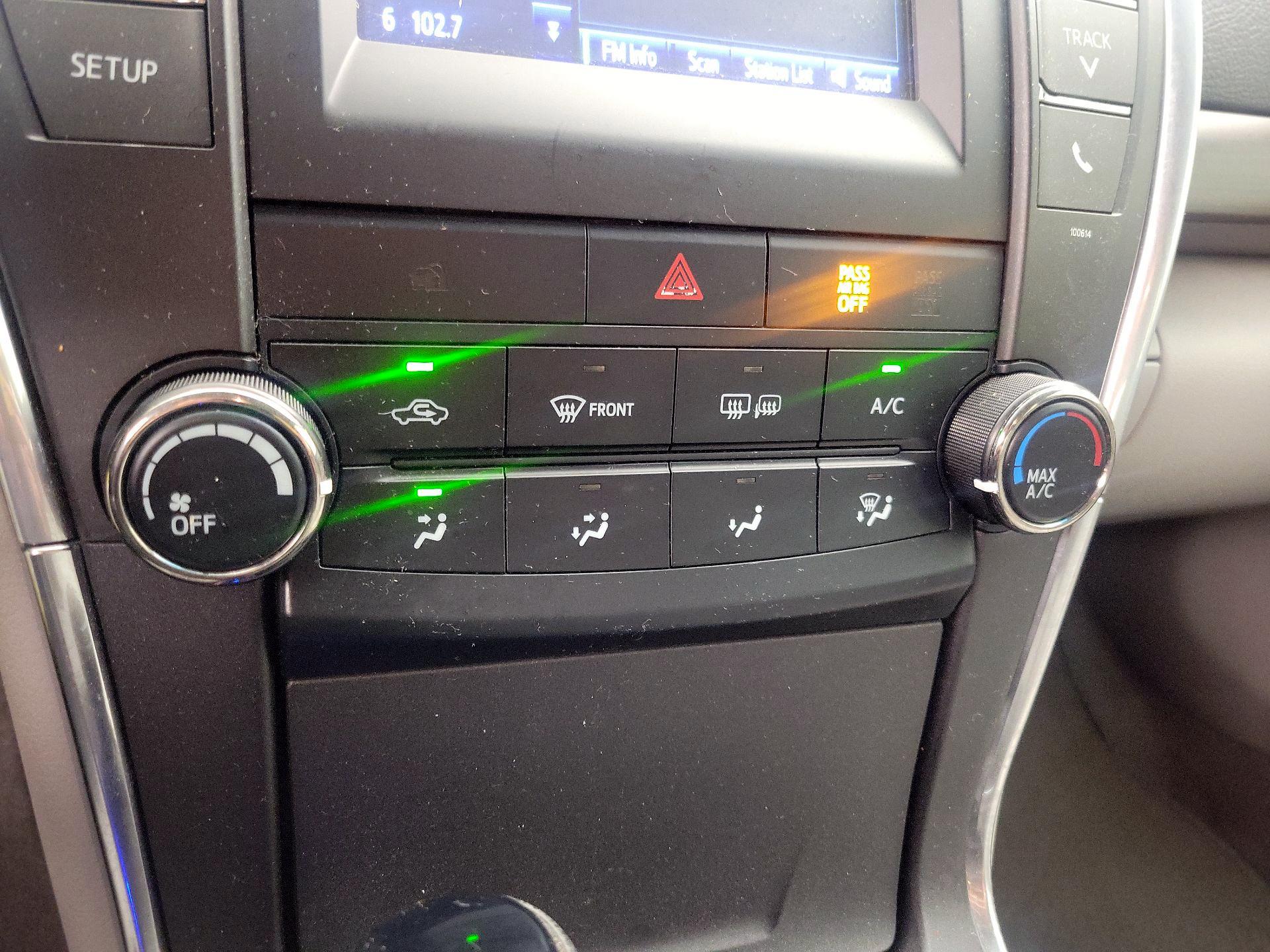 Thumbnail: 2016 Toyota Camry - 16