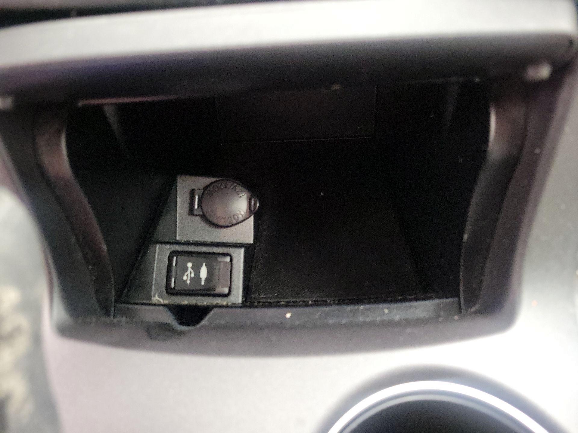 Thumbnail: 2016 Toyota Camry - 18