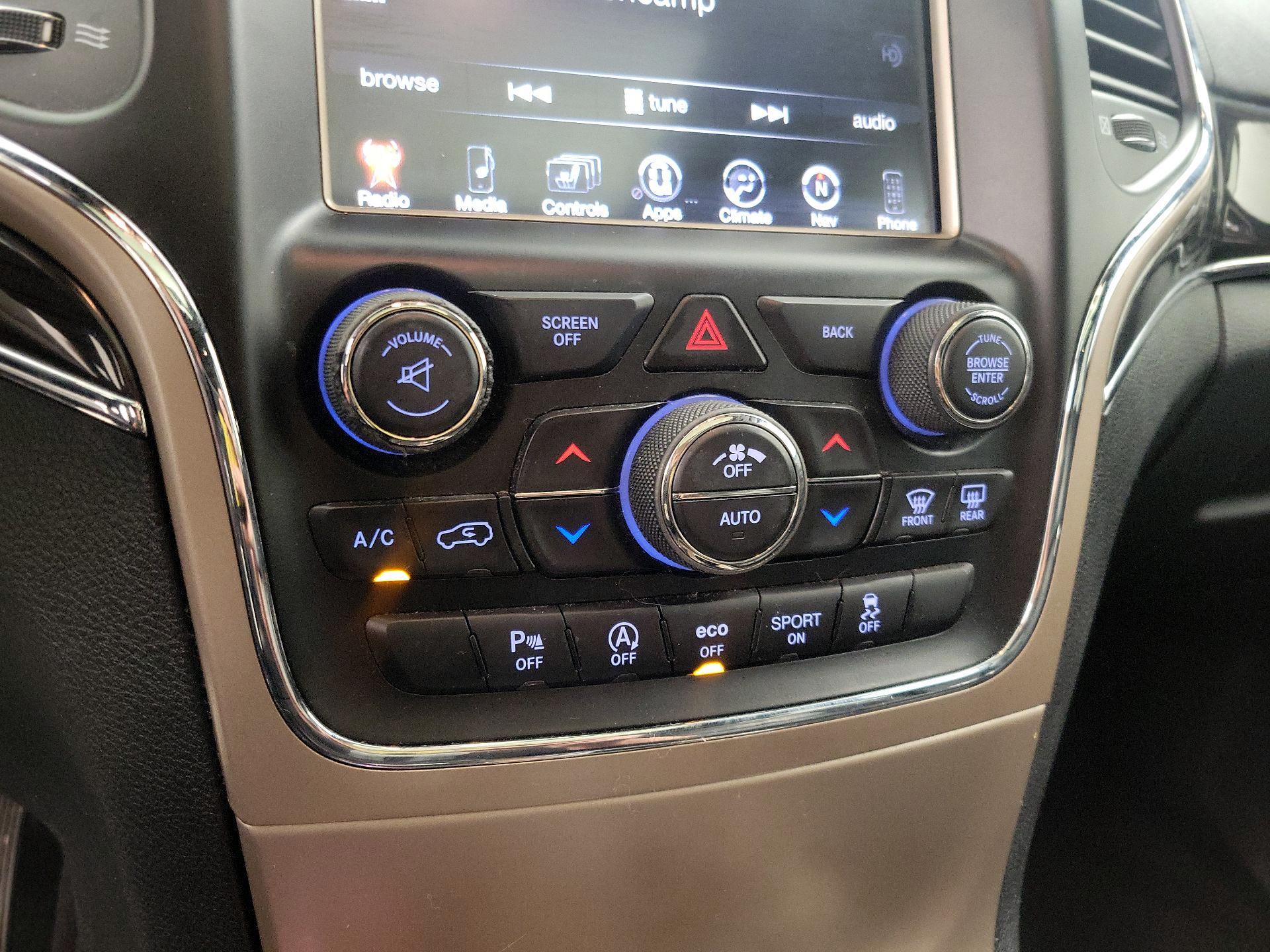 Thumbnail: 2017 Jeep Grand Cherokee - 17
