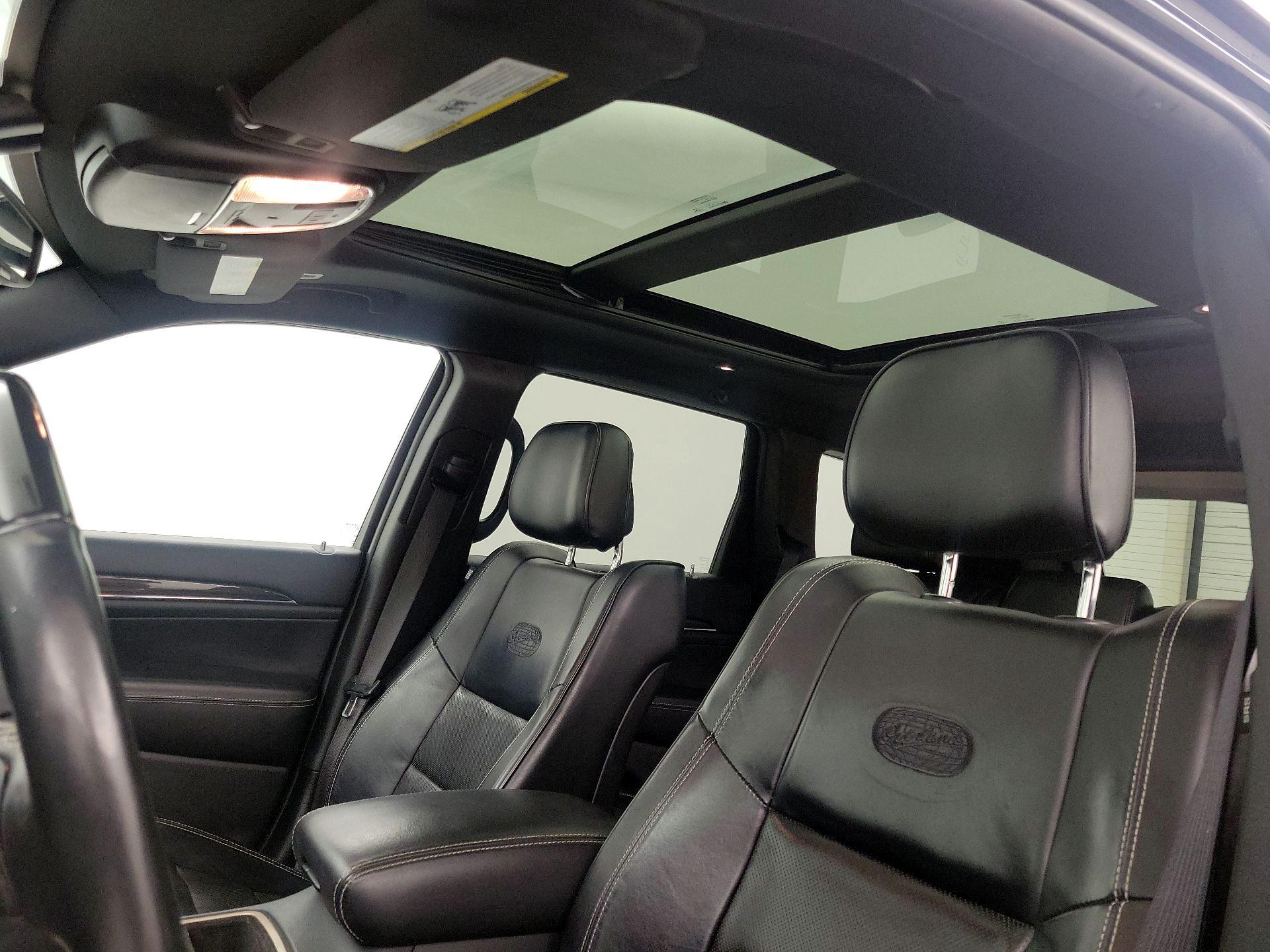 Thumbnail: 2017 Jeep Grand Cherokee - 20