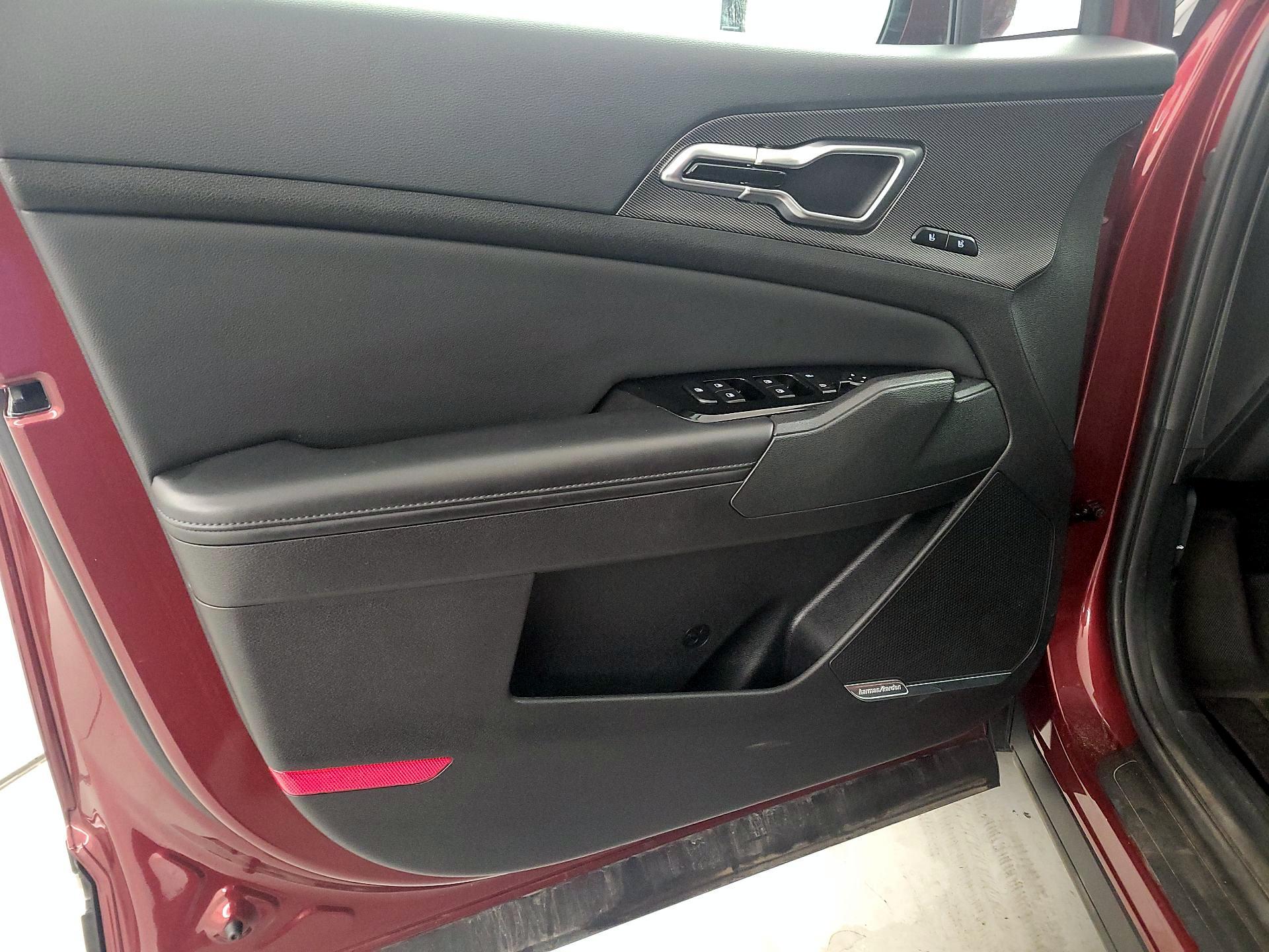 Thumbnail: 2023 Kia Sportage - 12