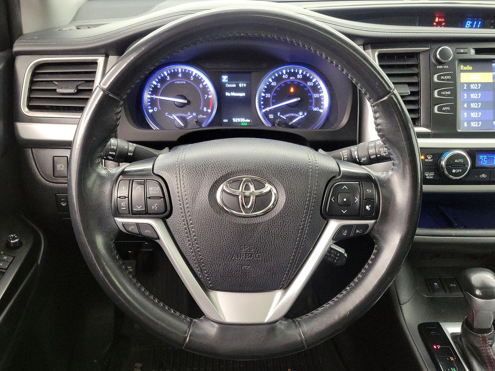 Thumbnail: 2019 Toyota Highlander - 10