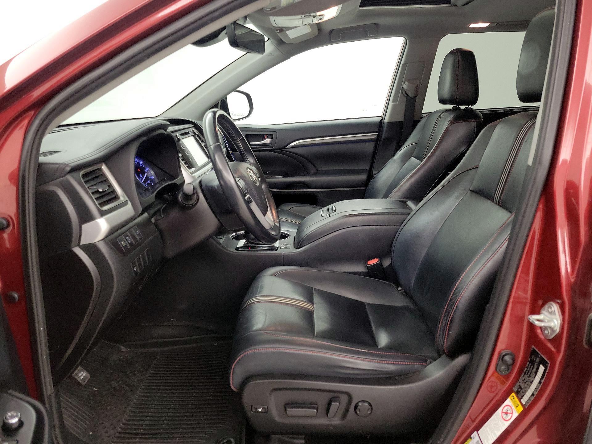 Thumbnail: 2019 Toyota Highlander - 11